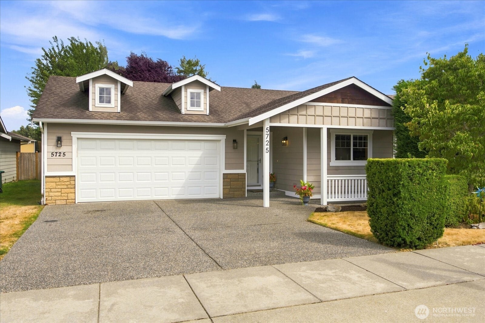 5725 121st Place Property Photo 1