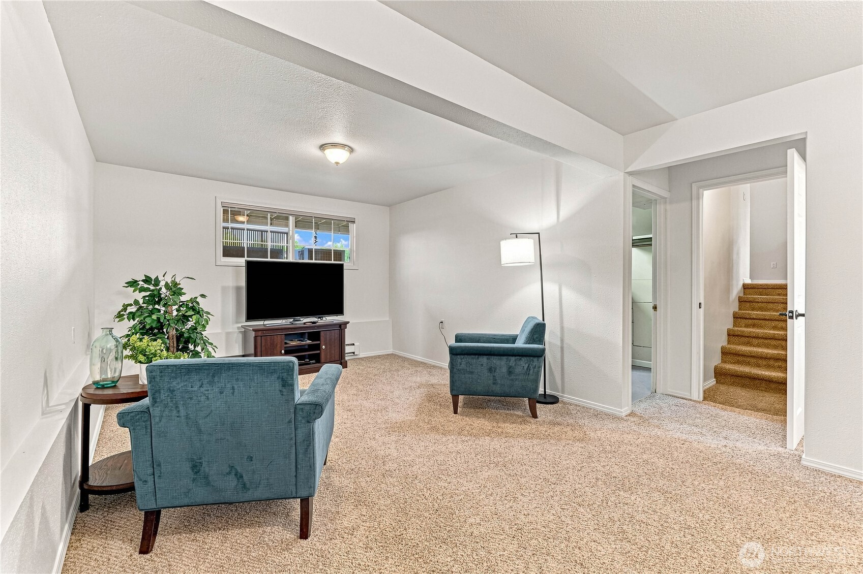 107 Oak Street Property Photo 16