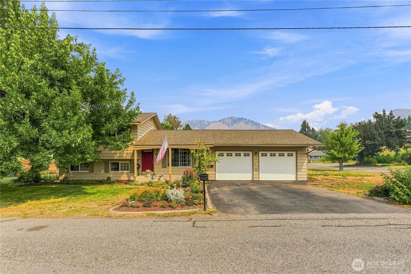 107 Oak Street Property Photo 24