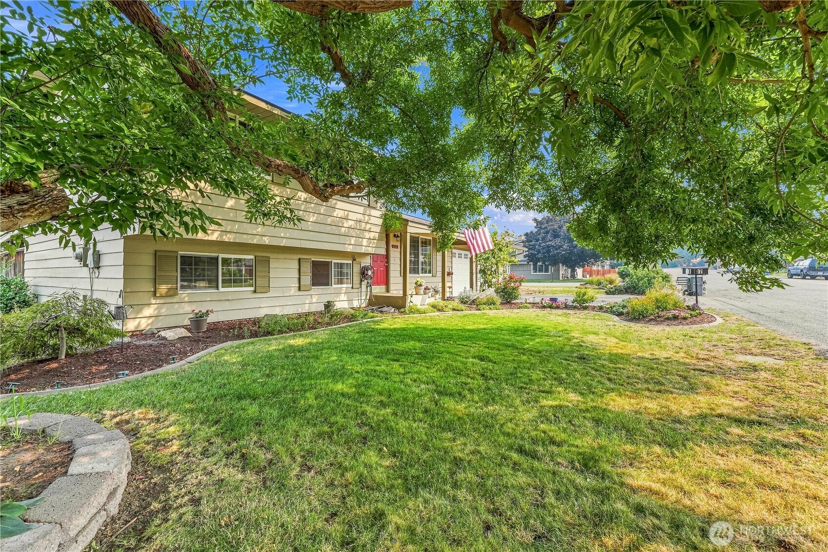107 Oak Street Property Photo 25