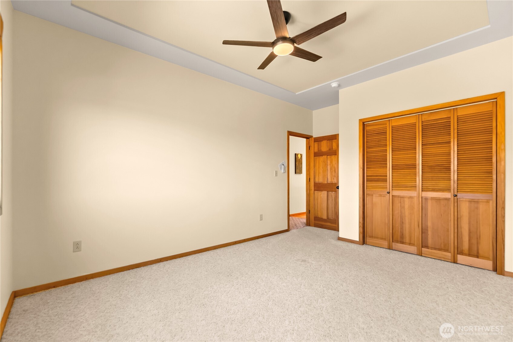 101 Evans Property Photo 33