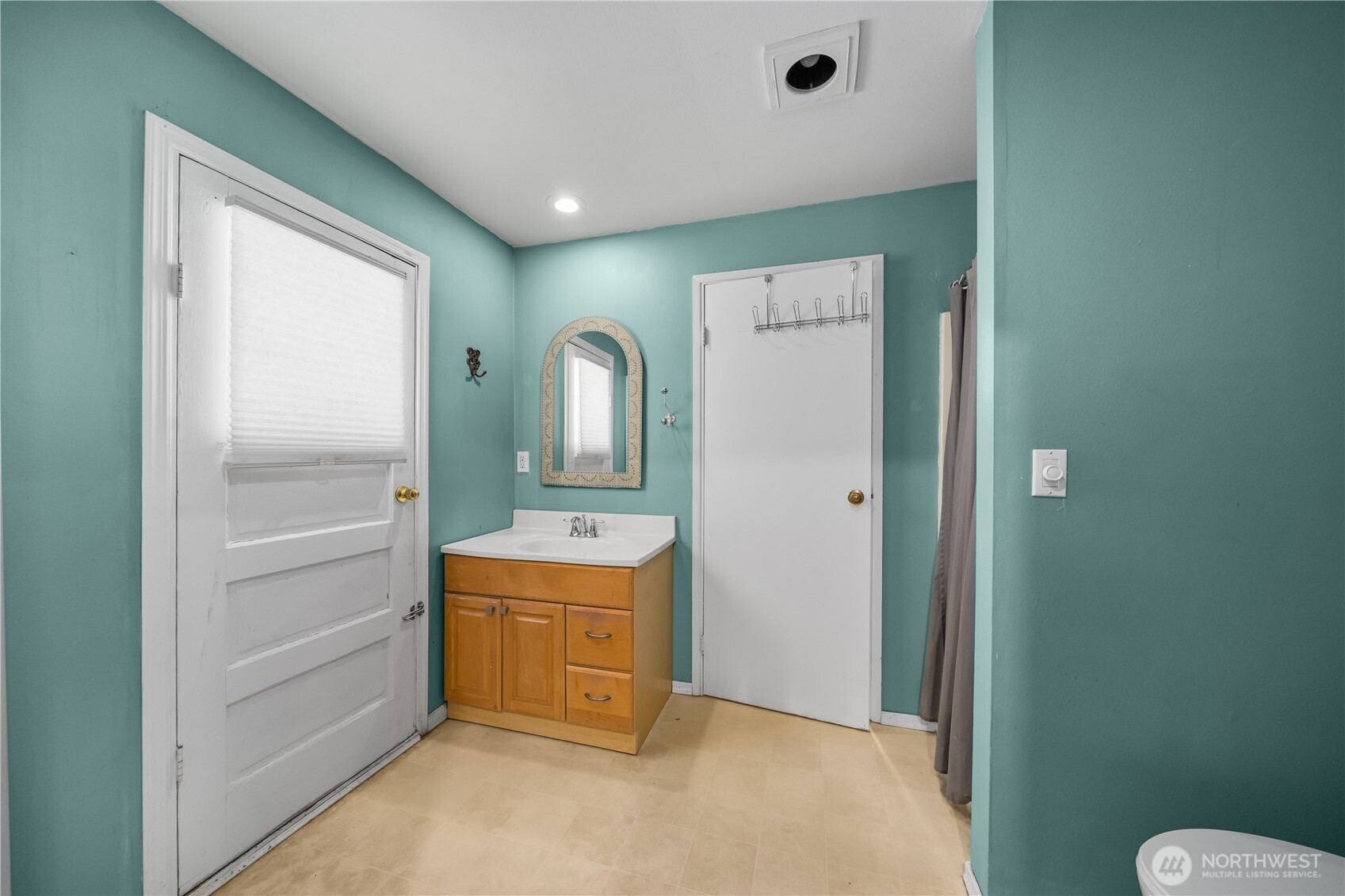 5019 N 46th Street Property Photo 19