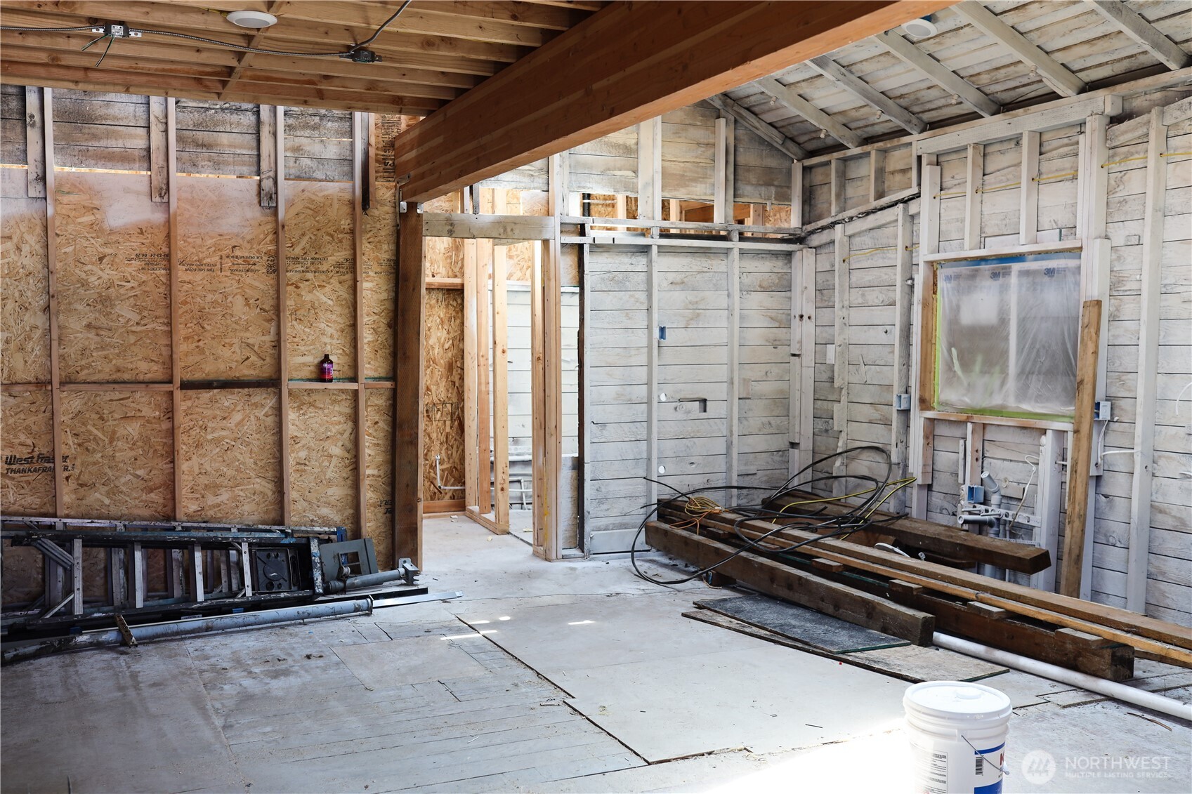 719 S Riverside Drive Property Photo 3