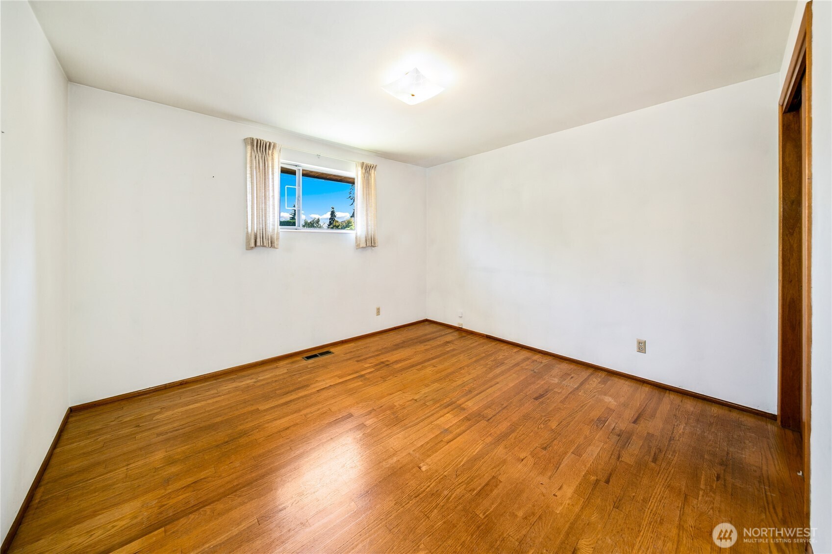 9623 14th Avenue Property Photo 7