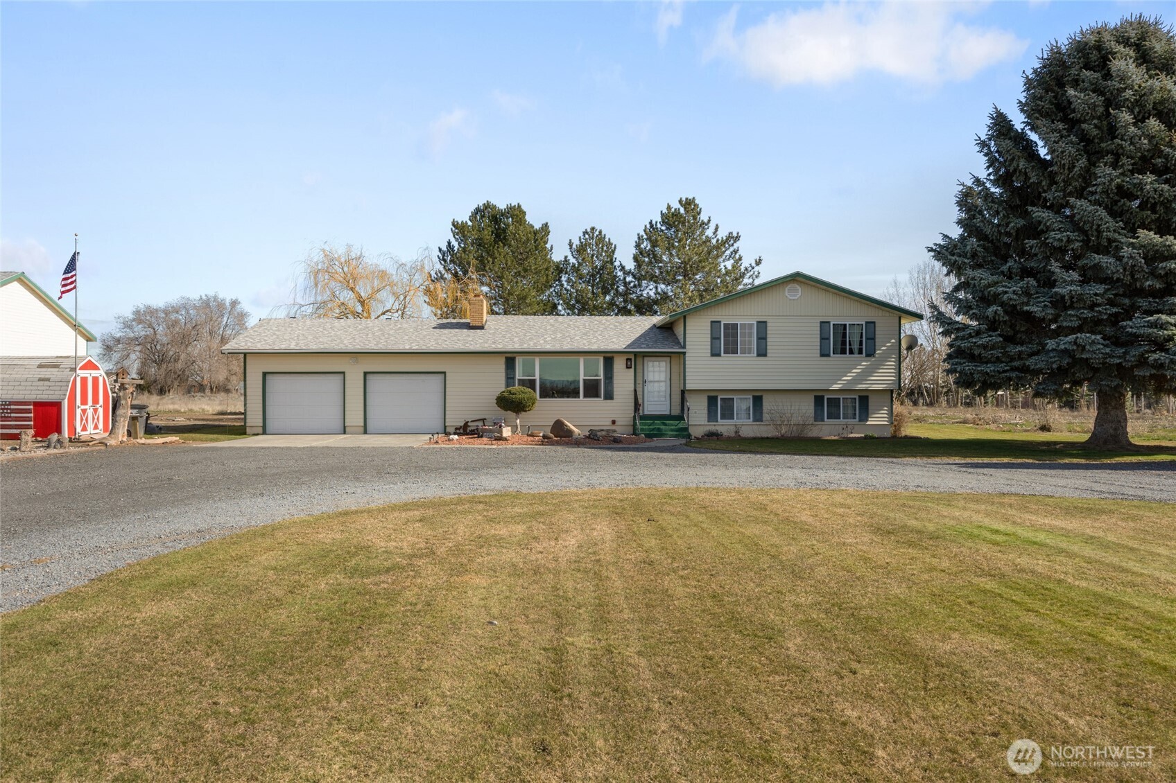 6919 D.5 Road Property Photo 2