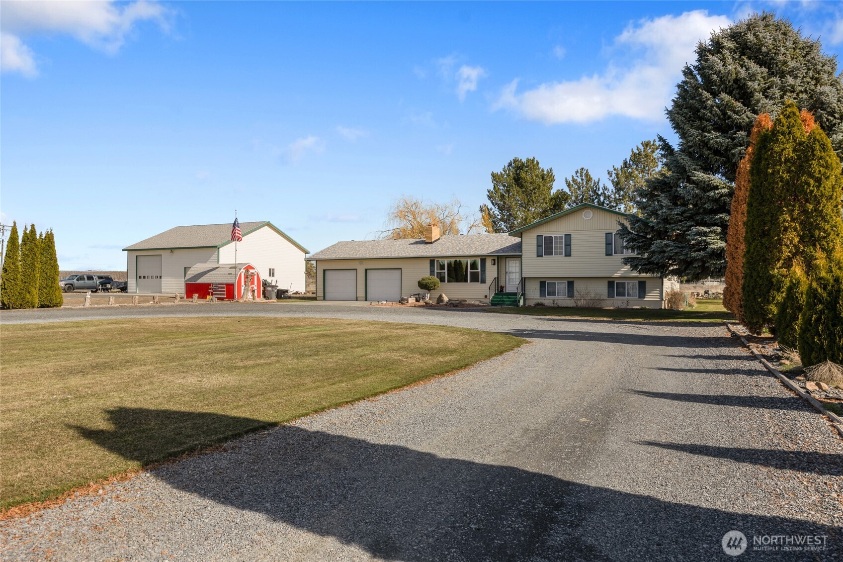 6919 D.5 Road Property Photo 3