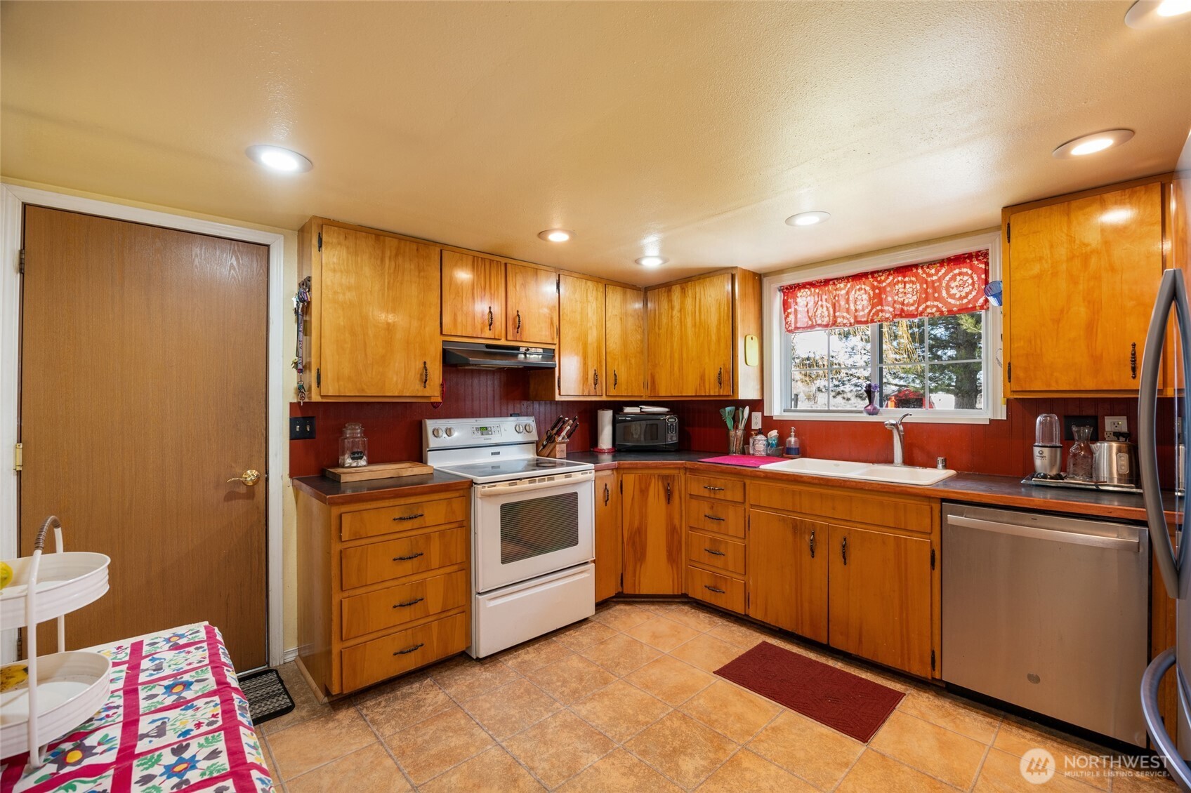 6919 D.5 Road Property Photo 11