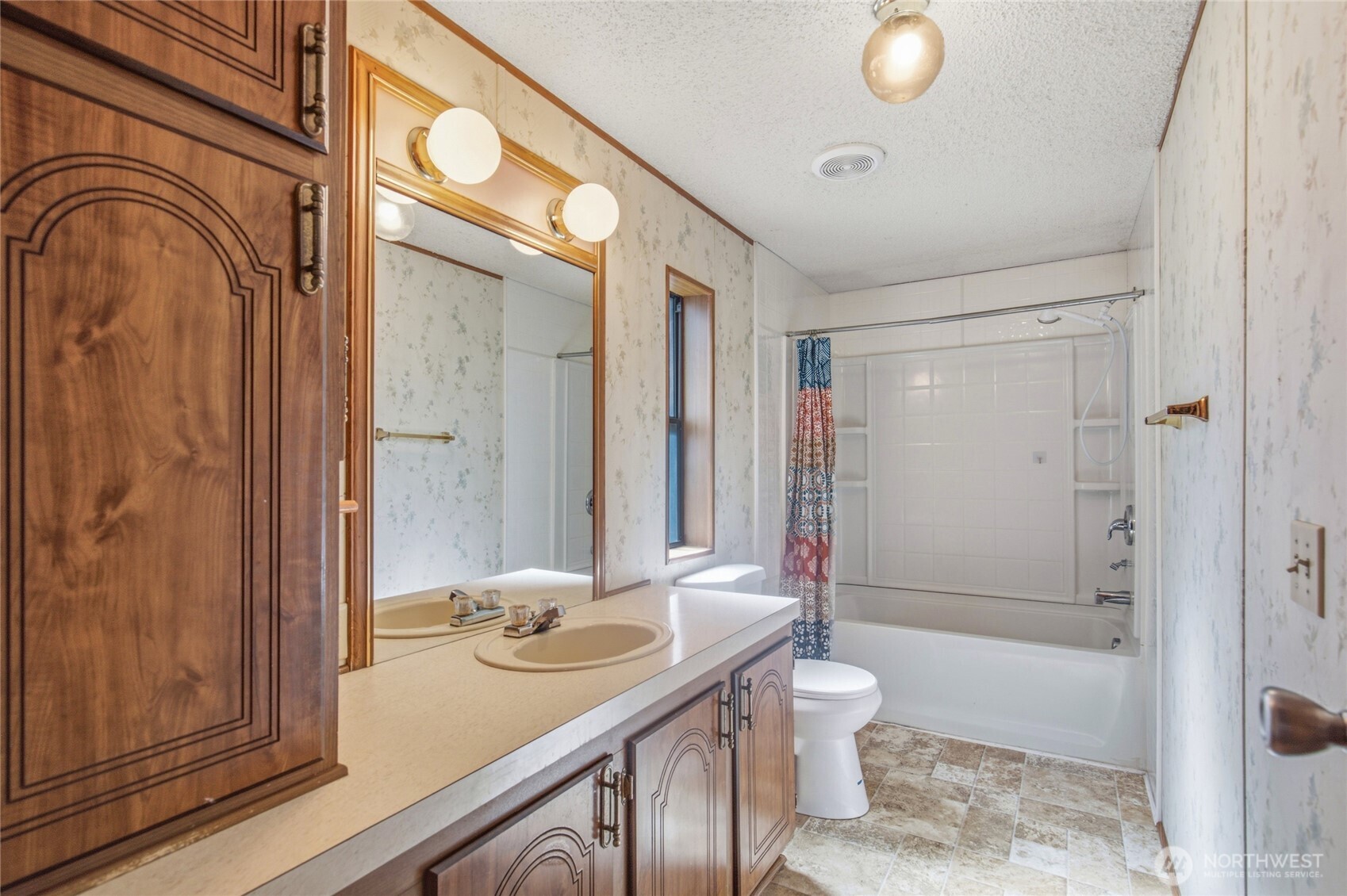 820 96th Street Property Photo 23