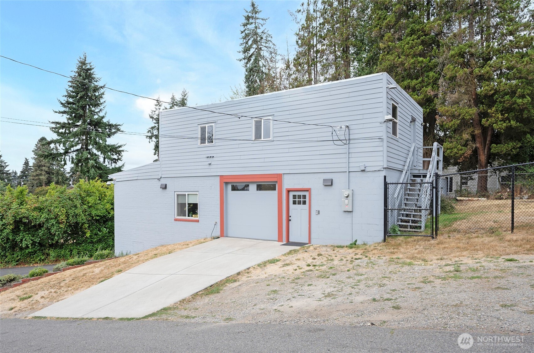 709 106th Street Property Photo 4