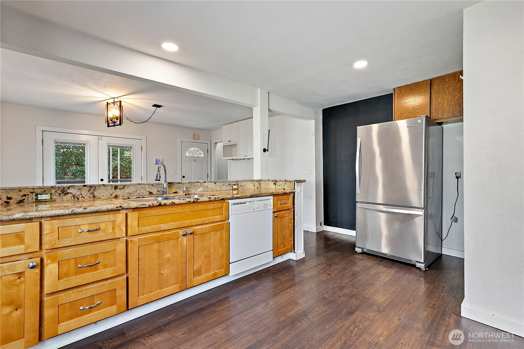 4813 S Oakes Street Property Photo 7