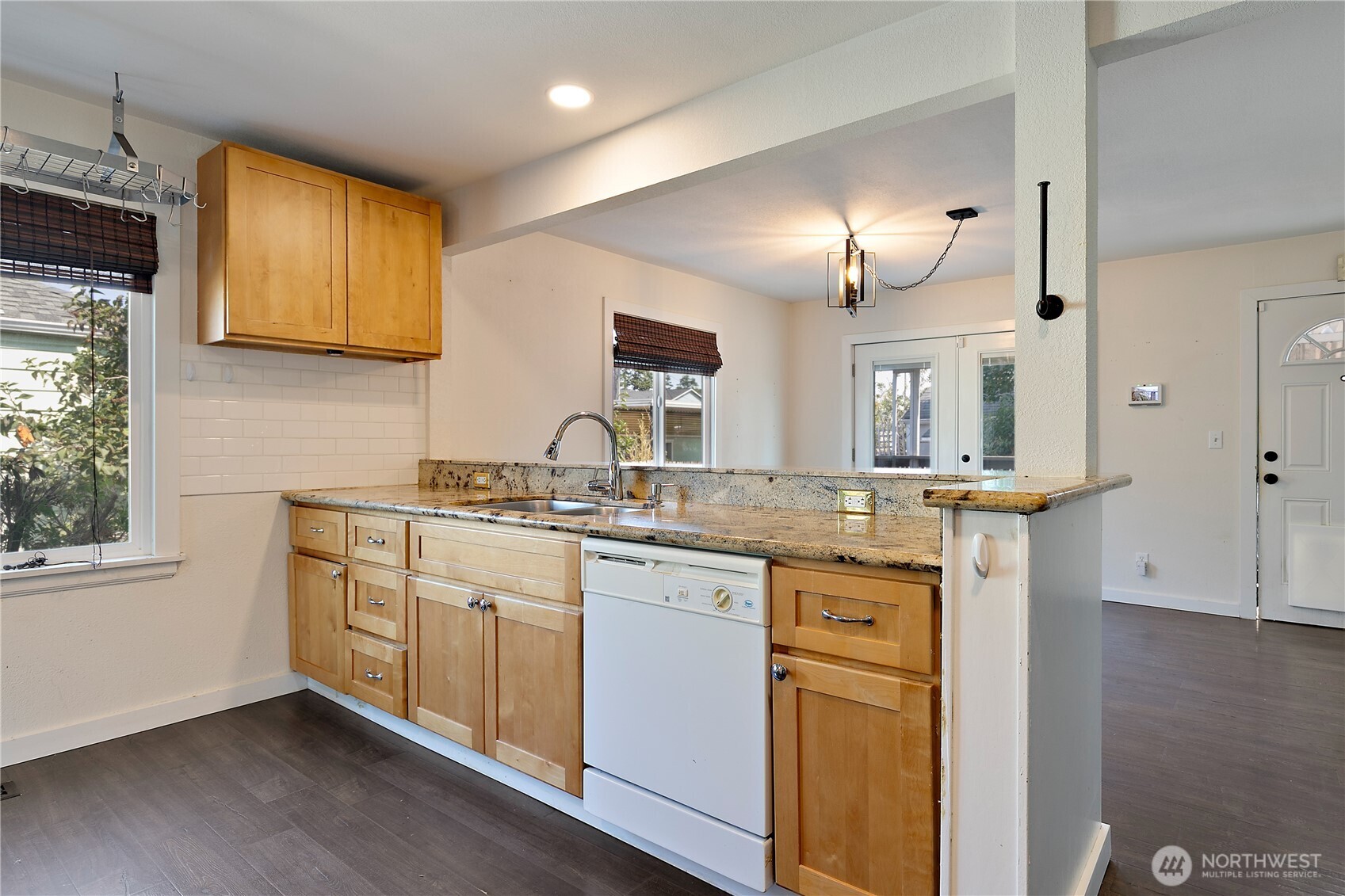 4813 S Oakes Street Property Photo 9