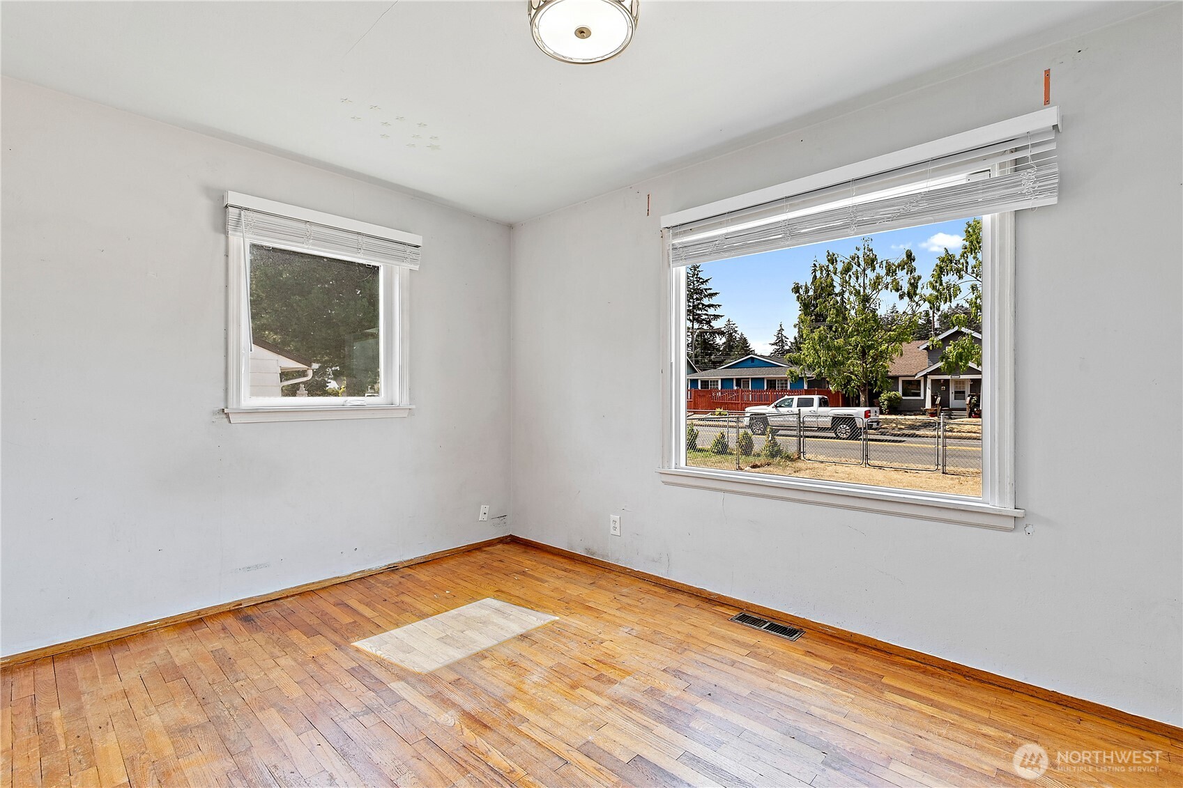 4813 S Oakes Street Property Photo 19
