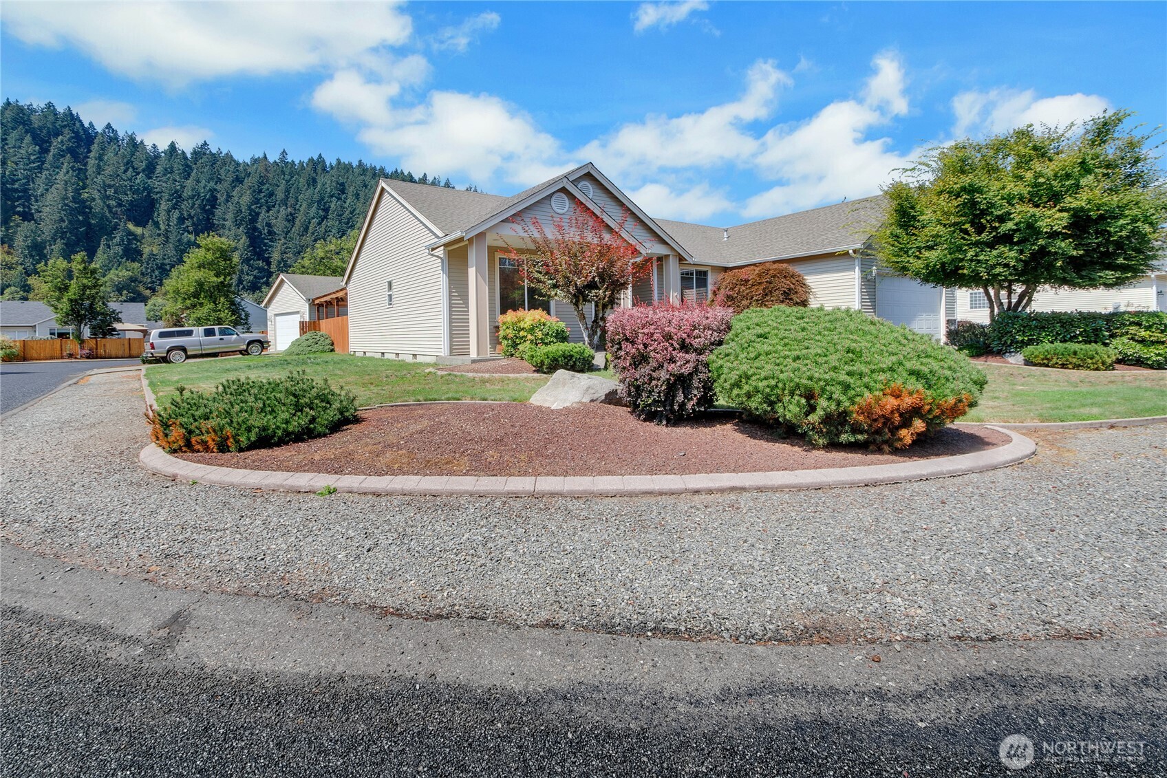13714 143rd Avenue Property Photo 2
