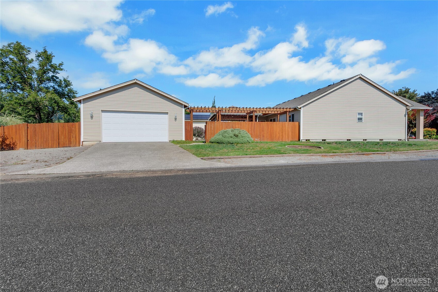 13714 143rd Avenue Property Photo 33