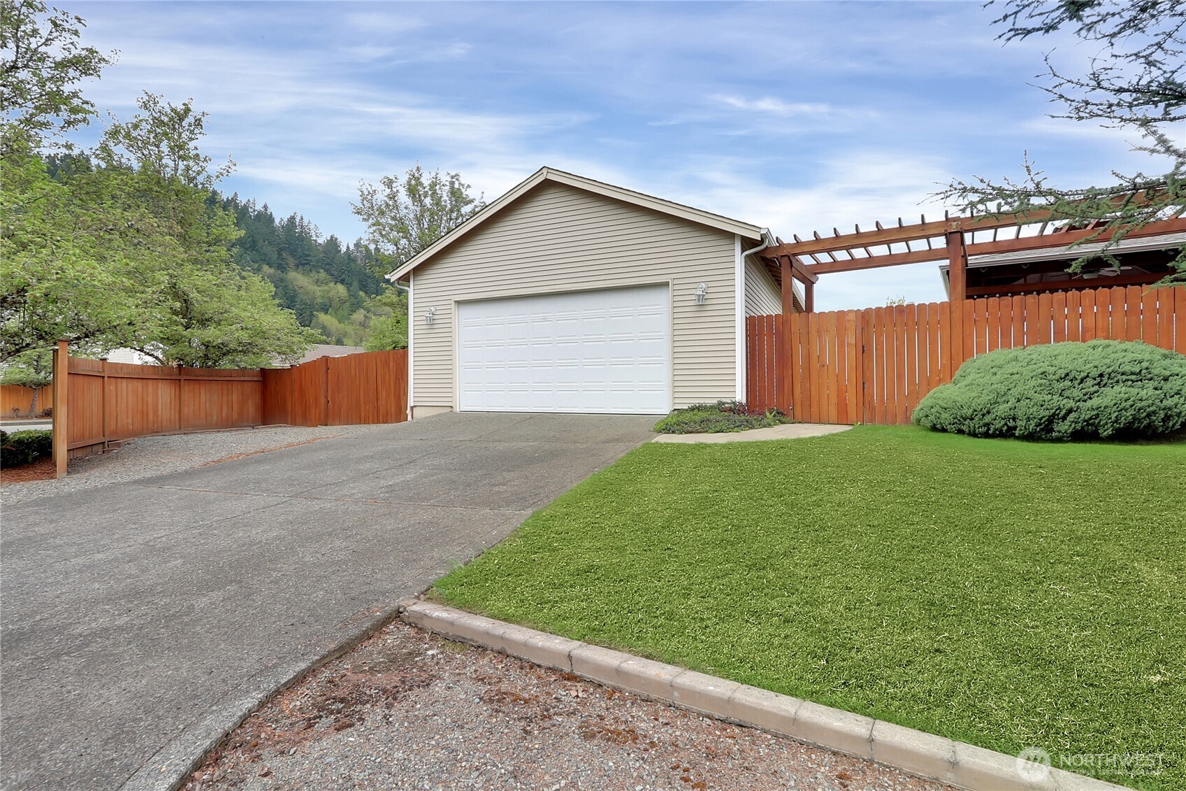 13714 143rd Avenue Property Photo 34