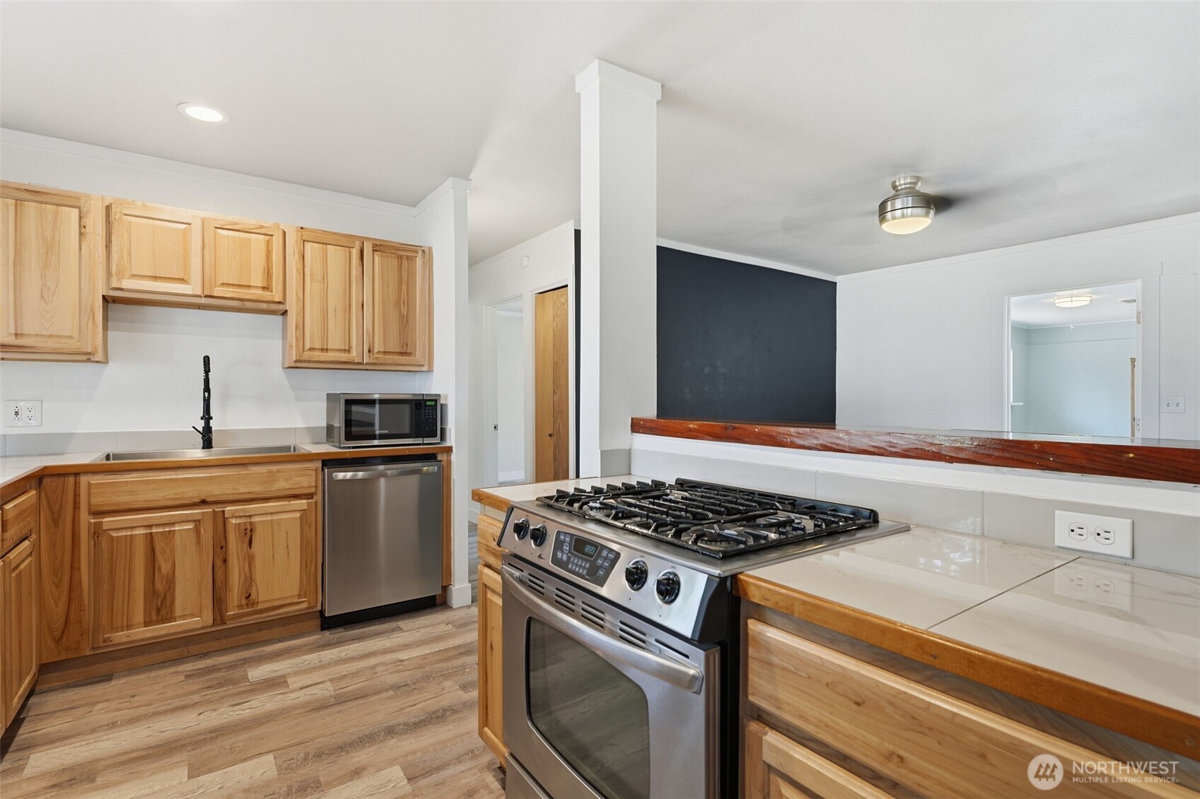 2200 Dover Street Property Photo 5