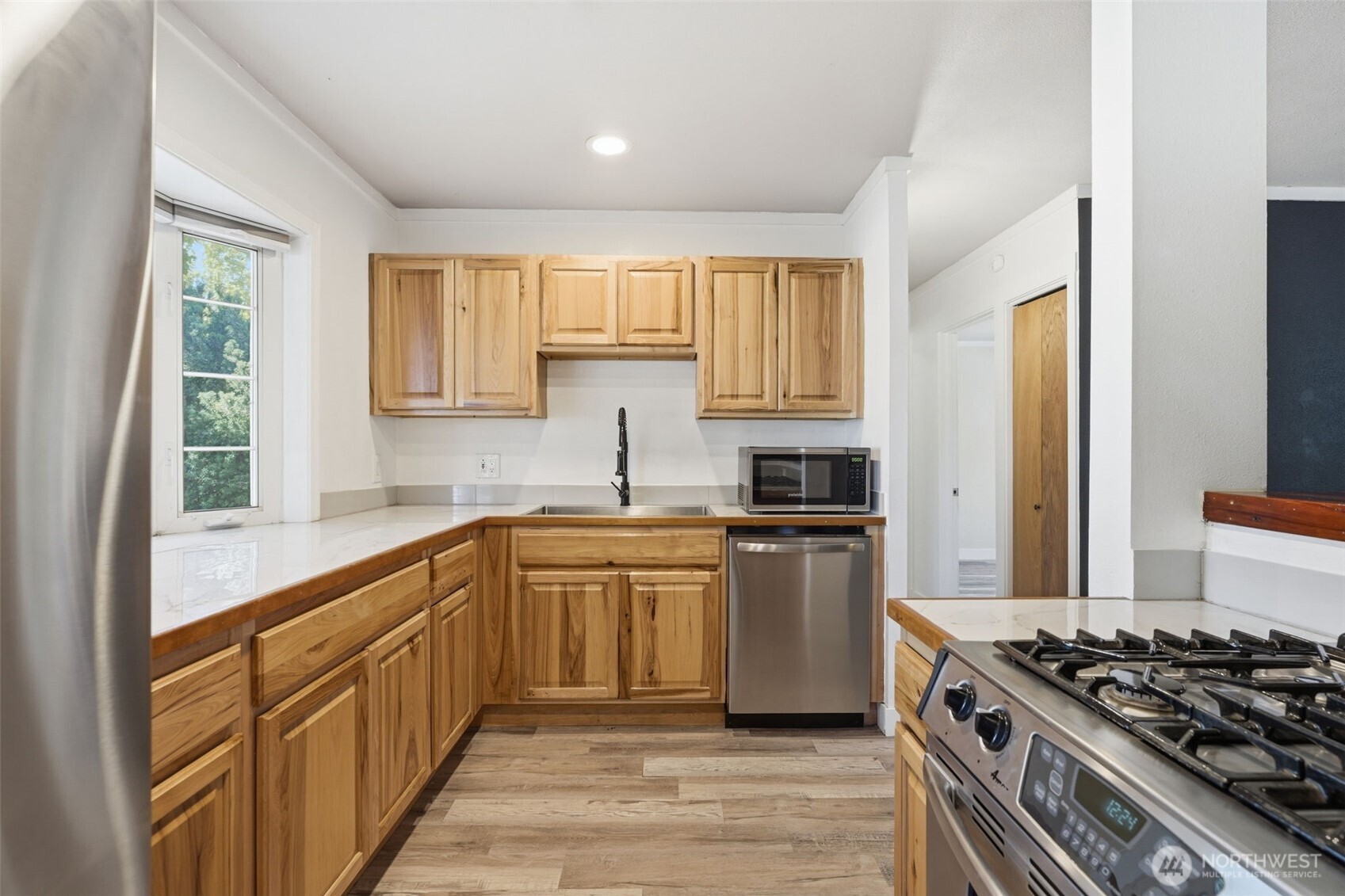 2200 Dover Street Property Photo 6