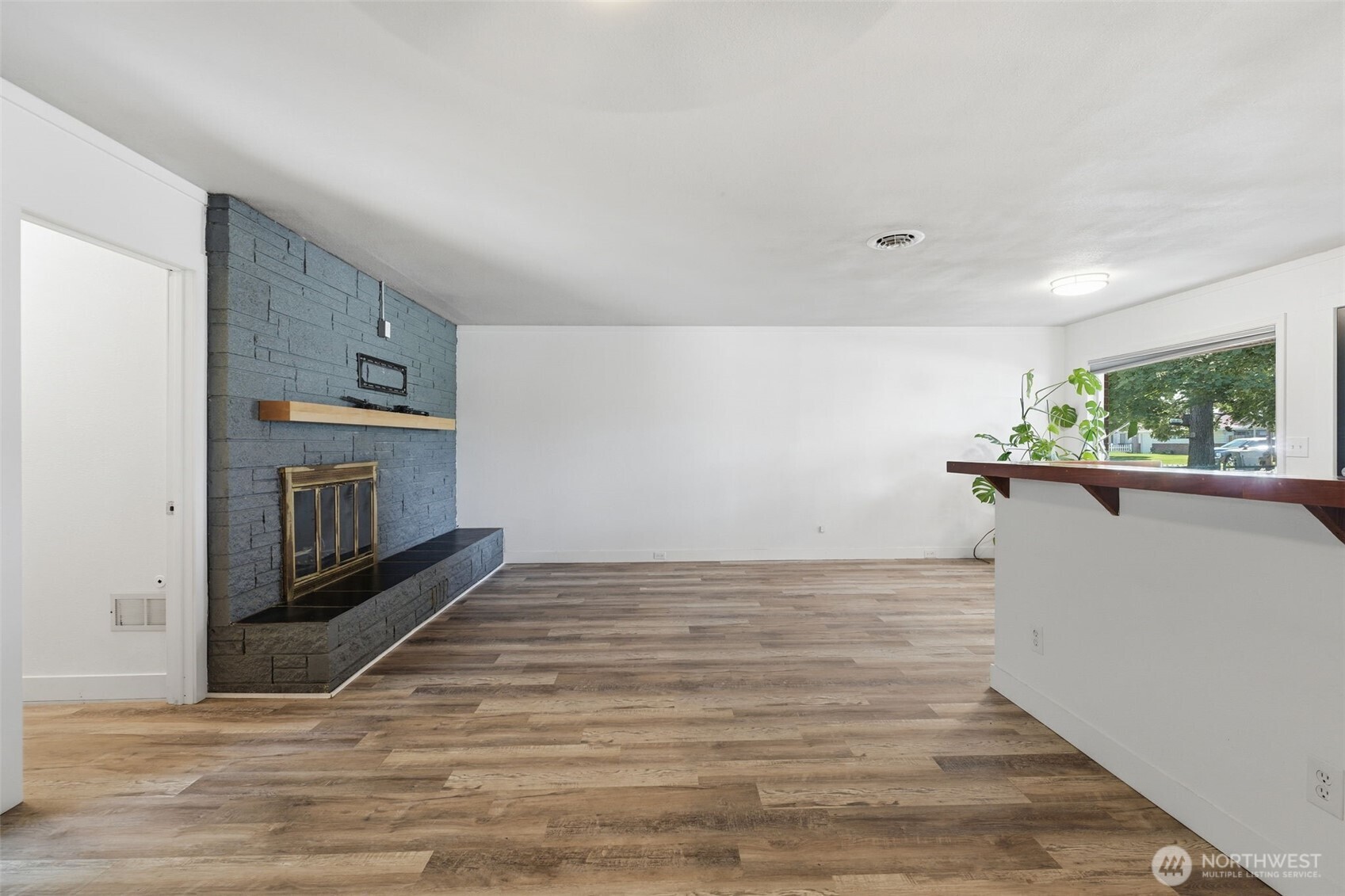 2200 Dover Street Property Photo 9