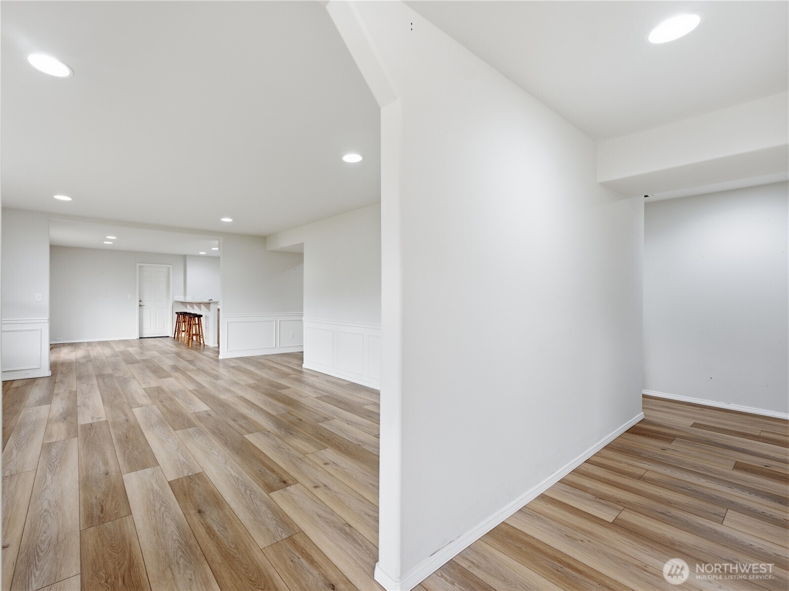 1380 Eastmont Avenue 304 Property Photo 8