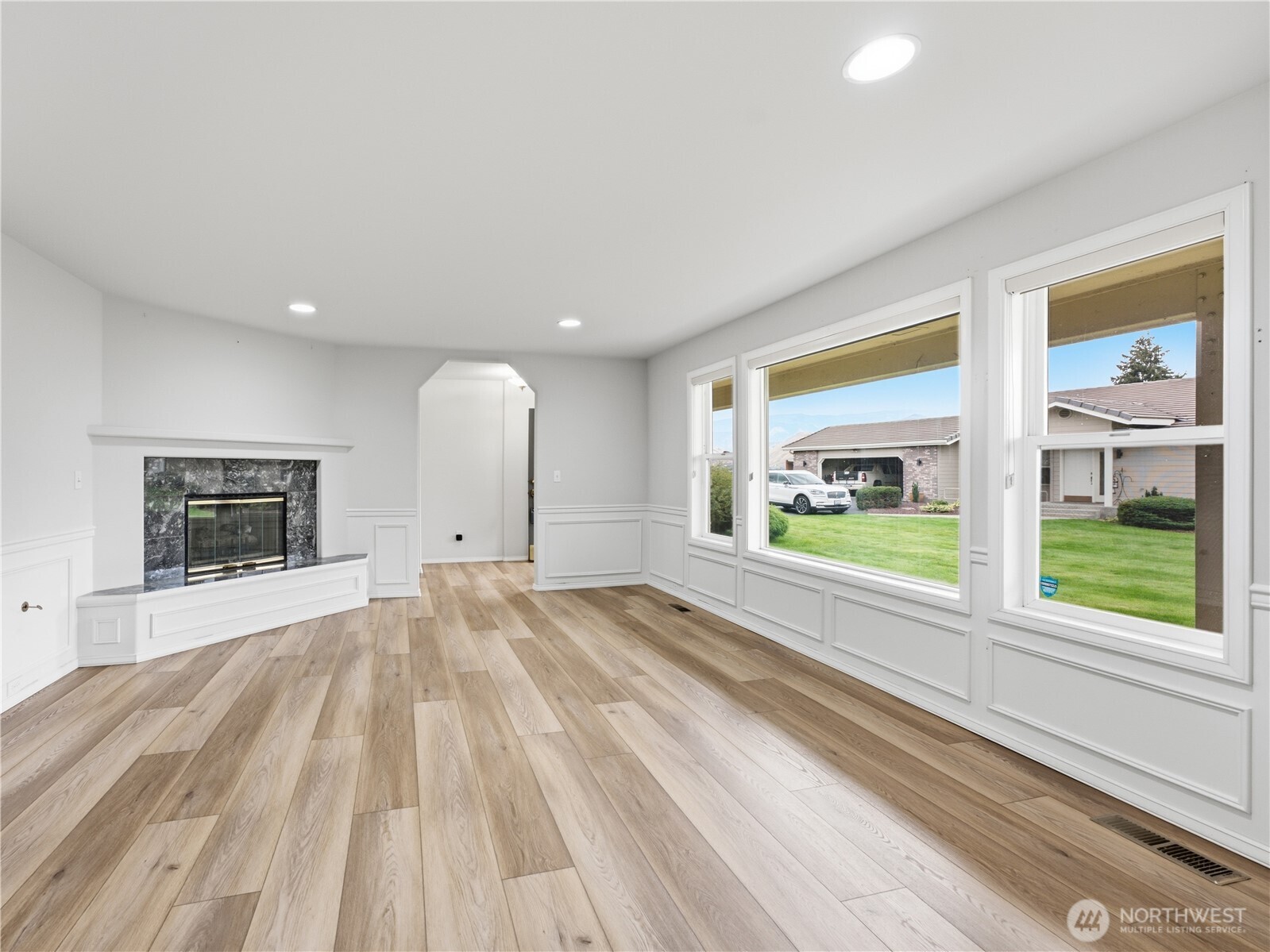 1380 Eastmont Avenue 304 Property Photo 11