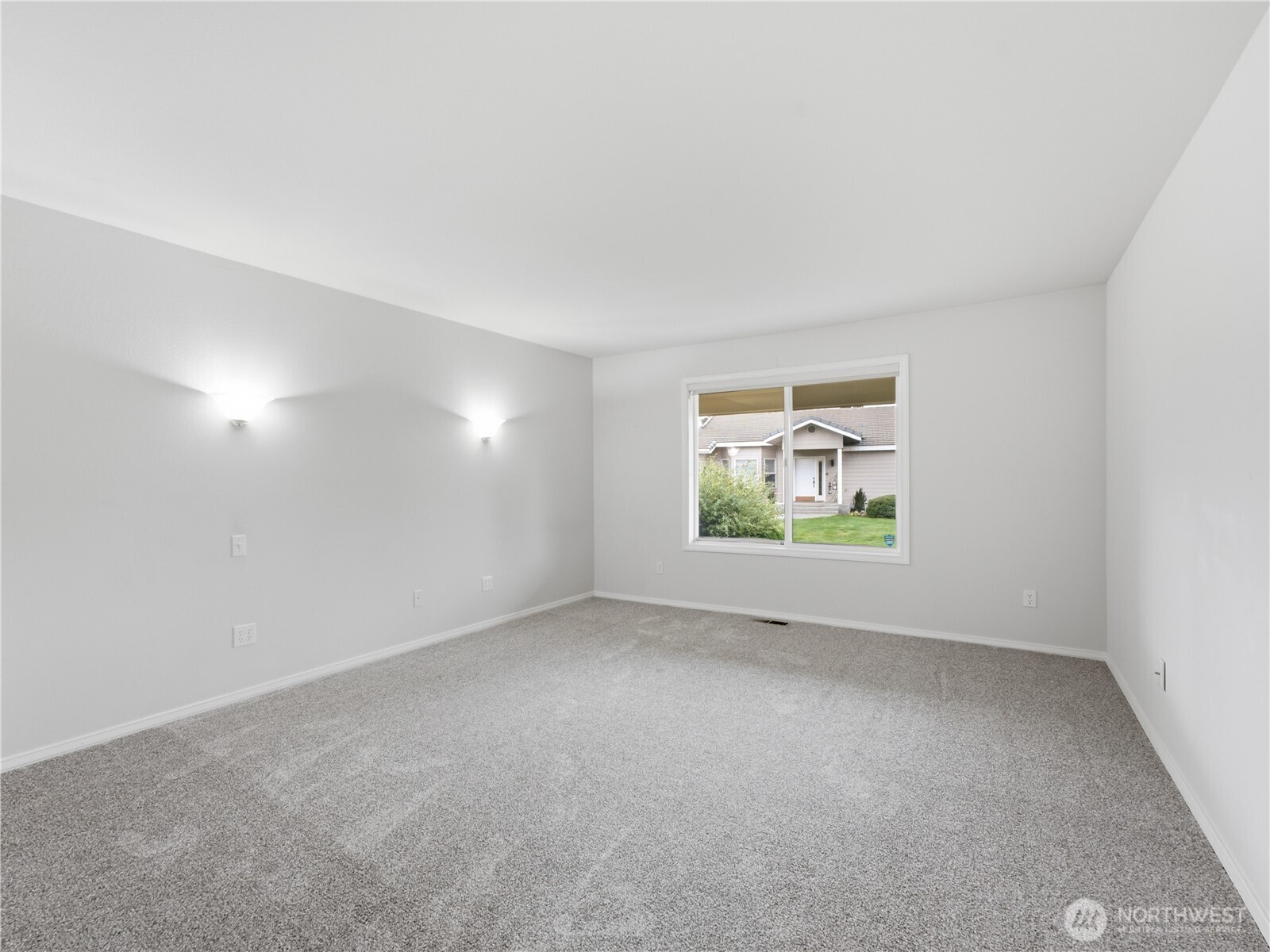 1380 Eastmont Avenue 304 Property Photo 27