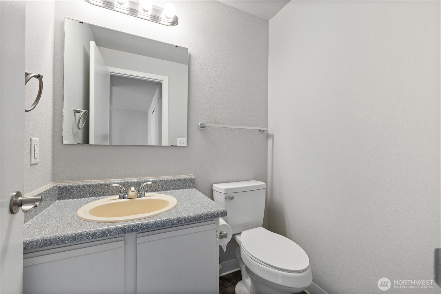 332 S 327th Lane Property Photo 10