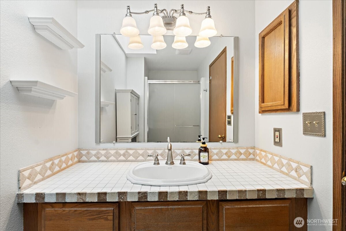 5421 James Place Property Photo 26