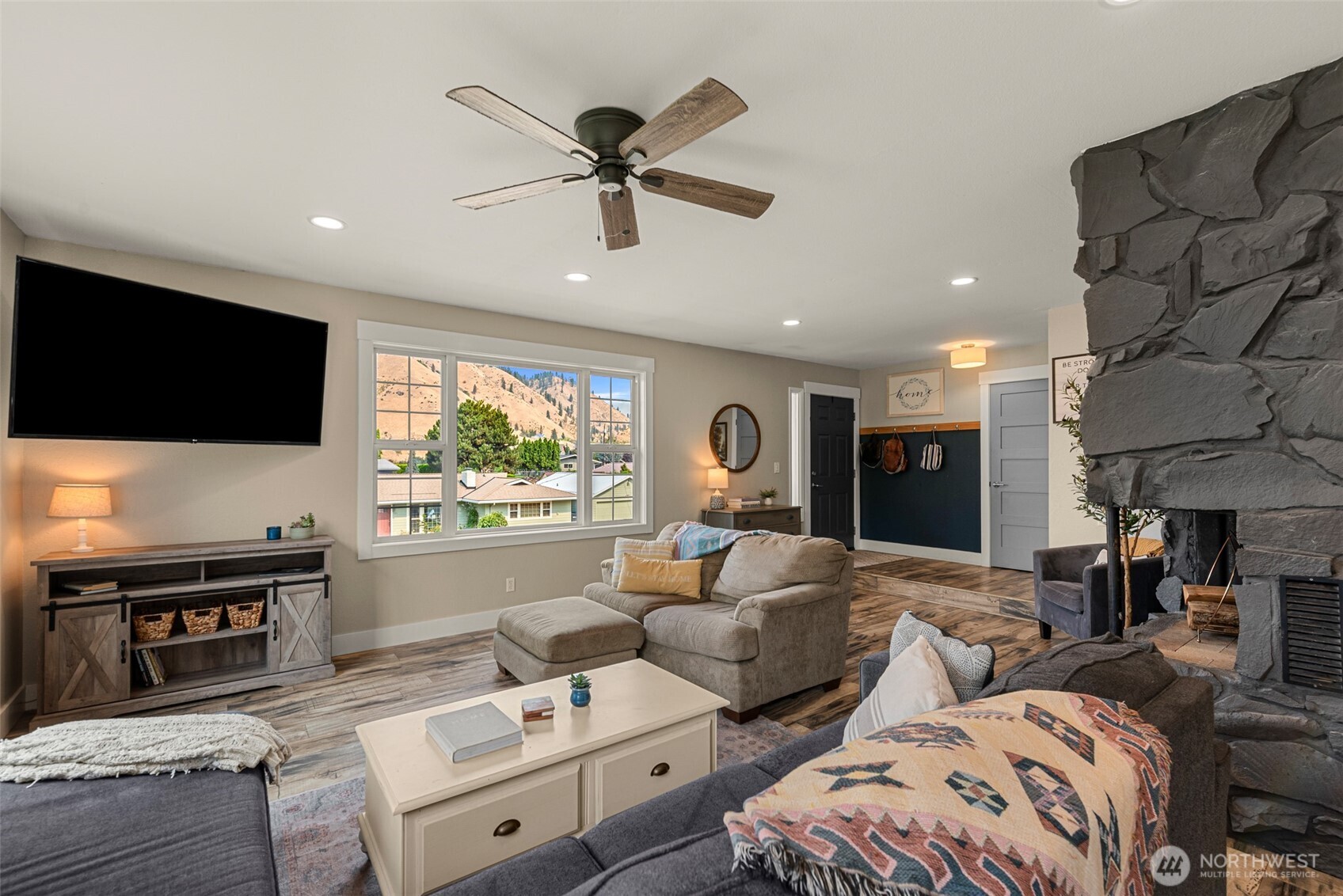 100 Valley Street Property Photo 7