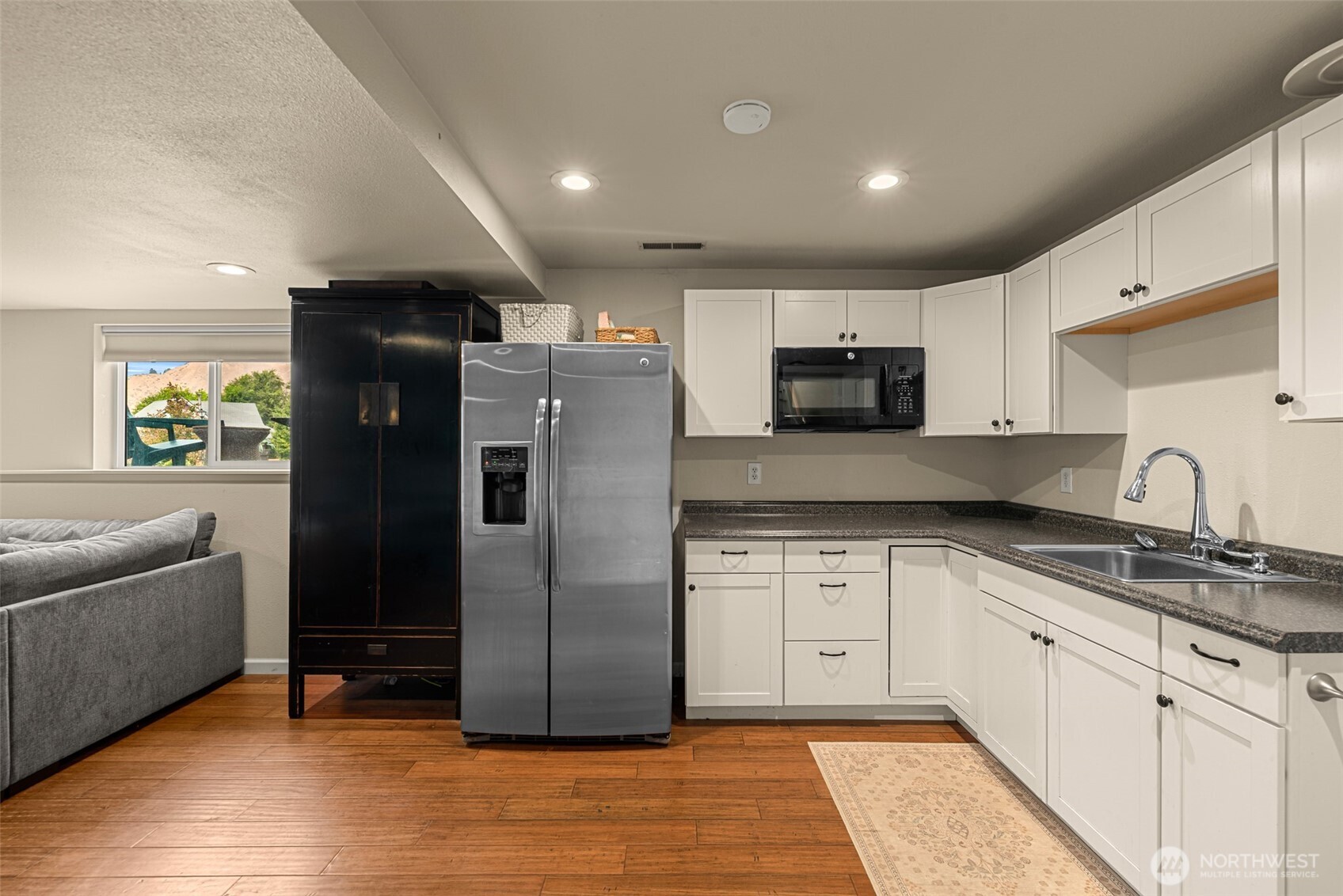 100 Valley Street Property Photo 24