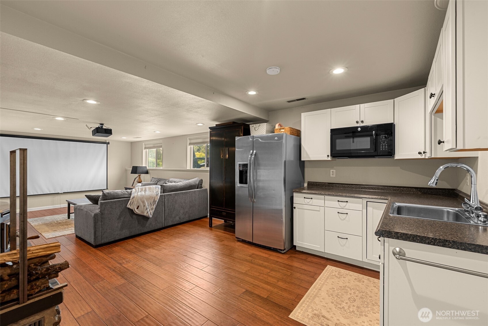 100 Valley Street Property Photo 25