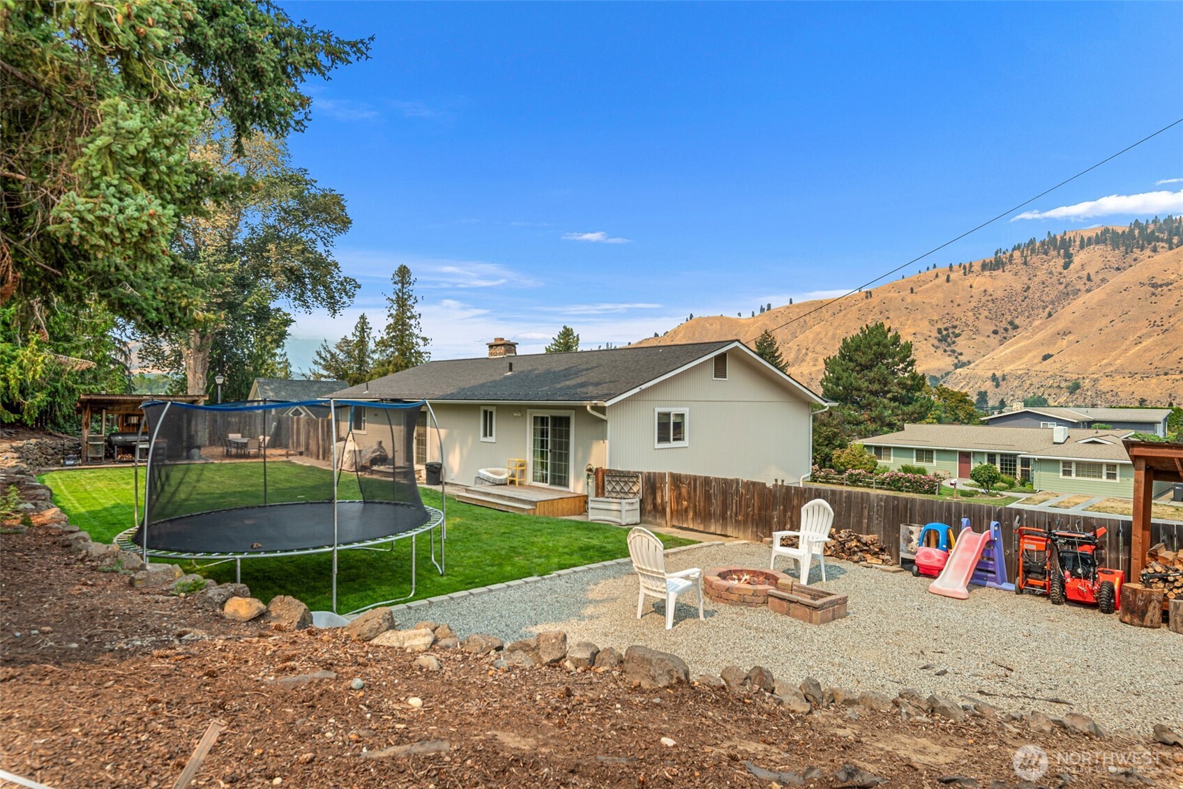 100 Valley Street Property Photo 35