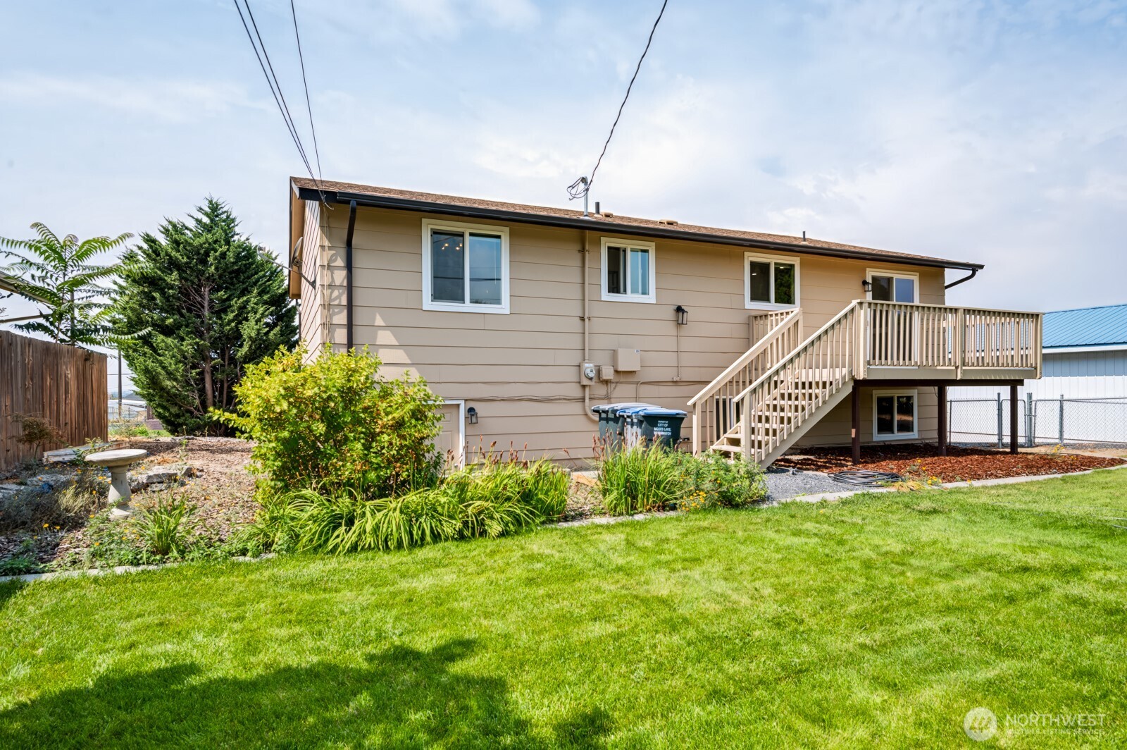 1213 S Skyline Drive Property Photo 3