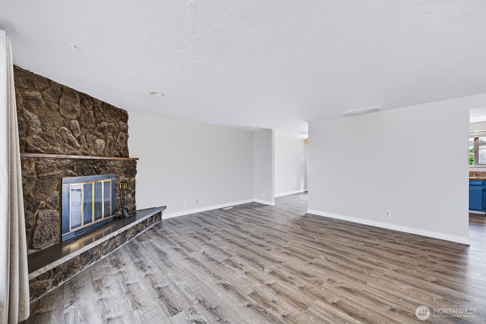 1213 S Skyline Drive Property Photo 11