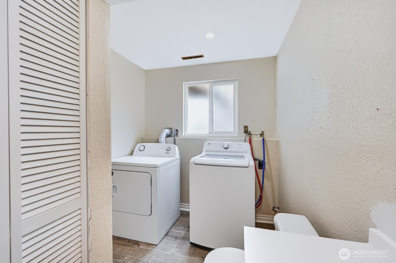1213 S Skyline Drive Property Photo 17