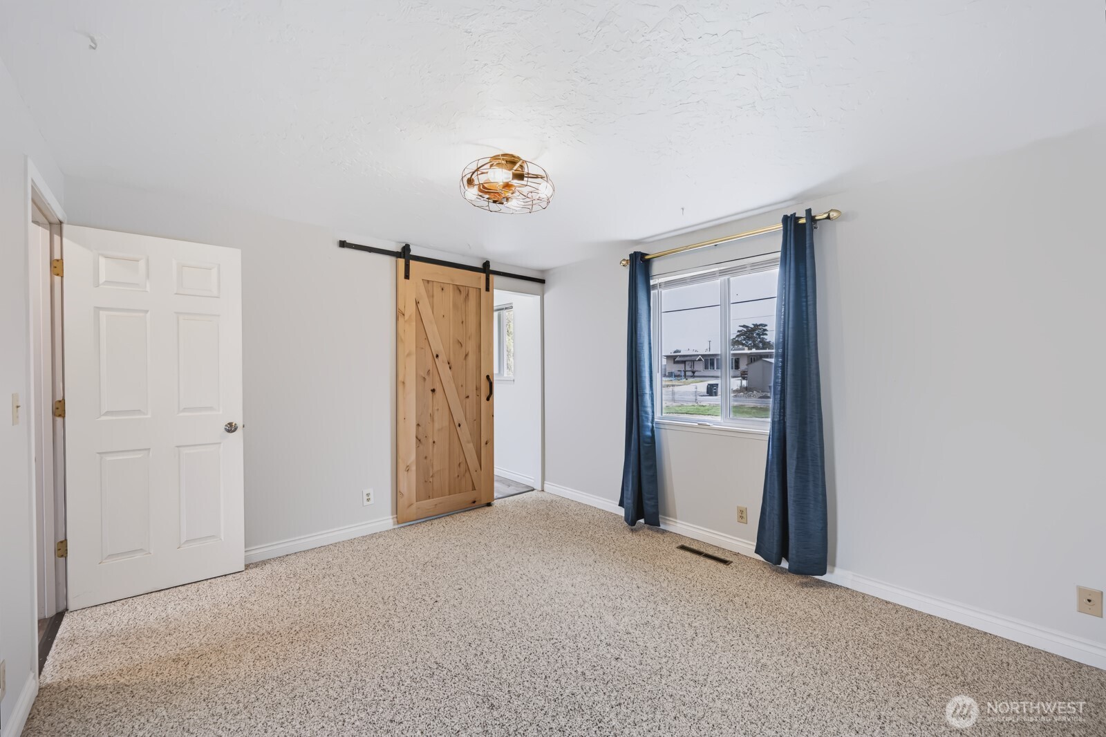 1213 S Skyline Drive Property Photo 20