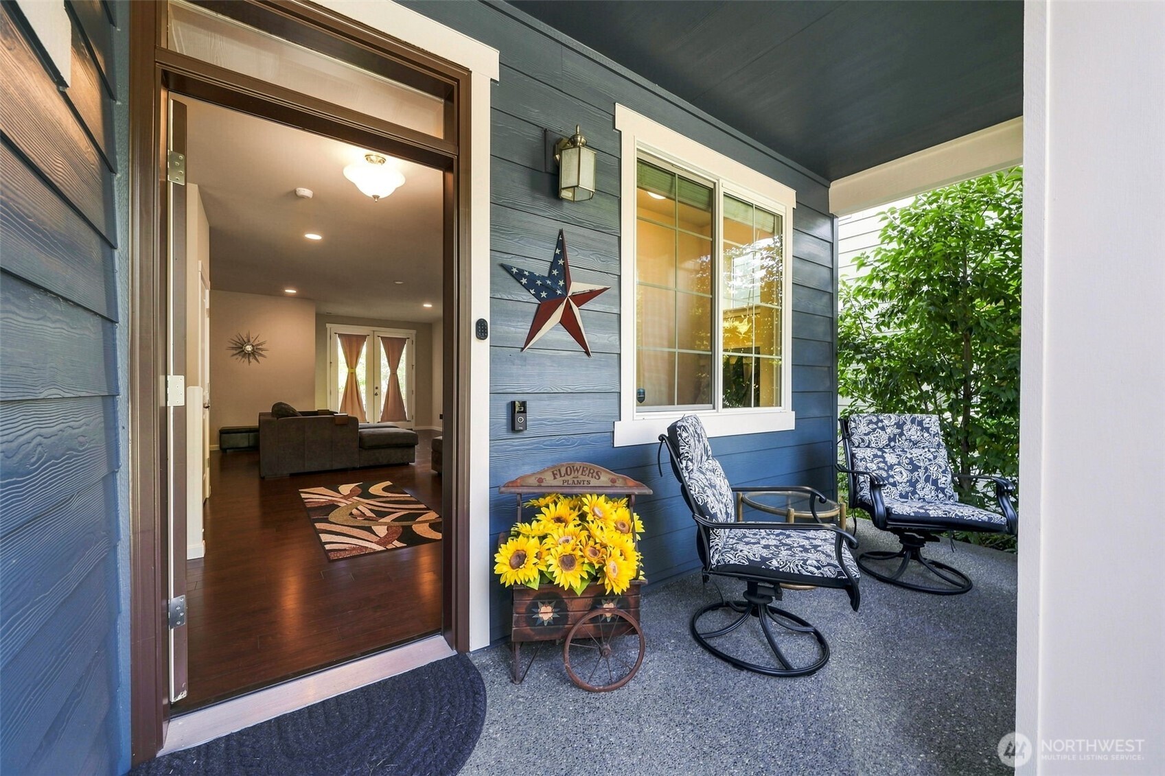 18817 Village Parkway Property Photo 3