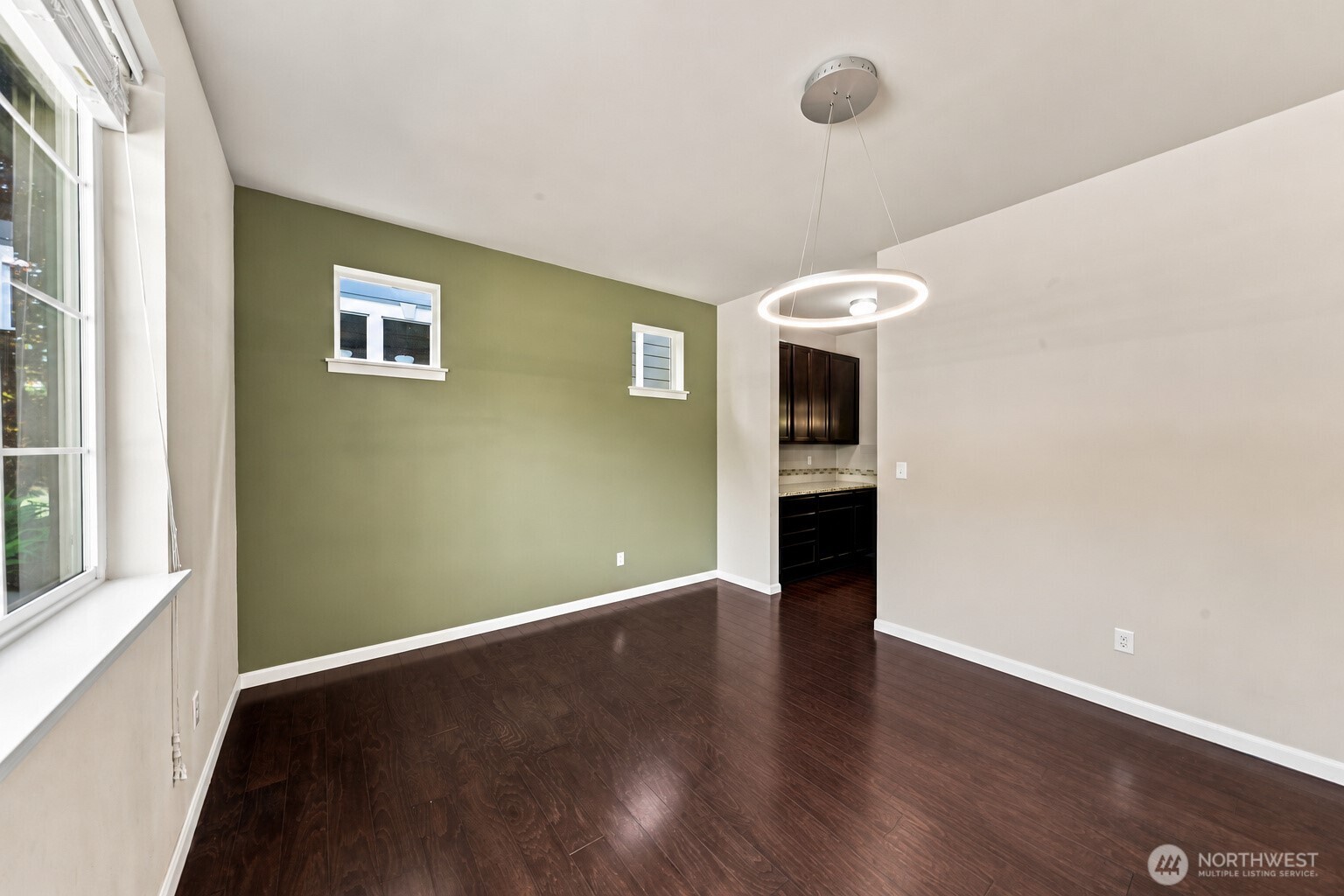 18817 Village Parkway Property Photo 11
