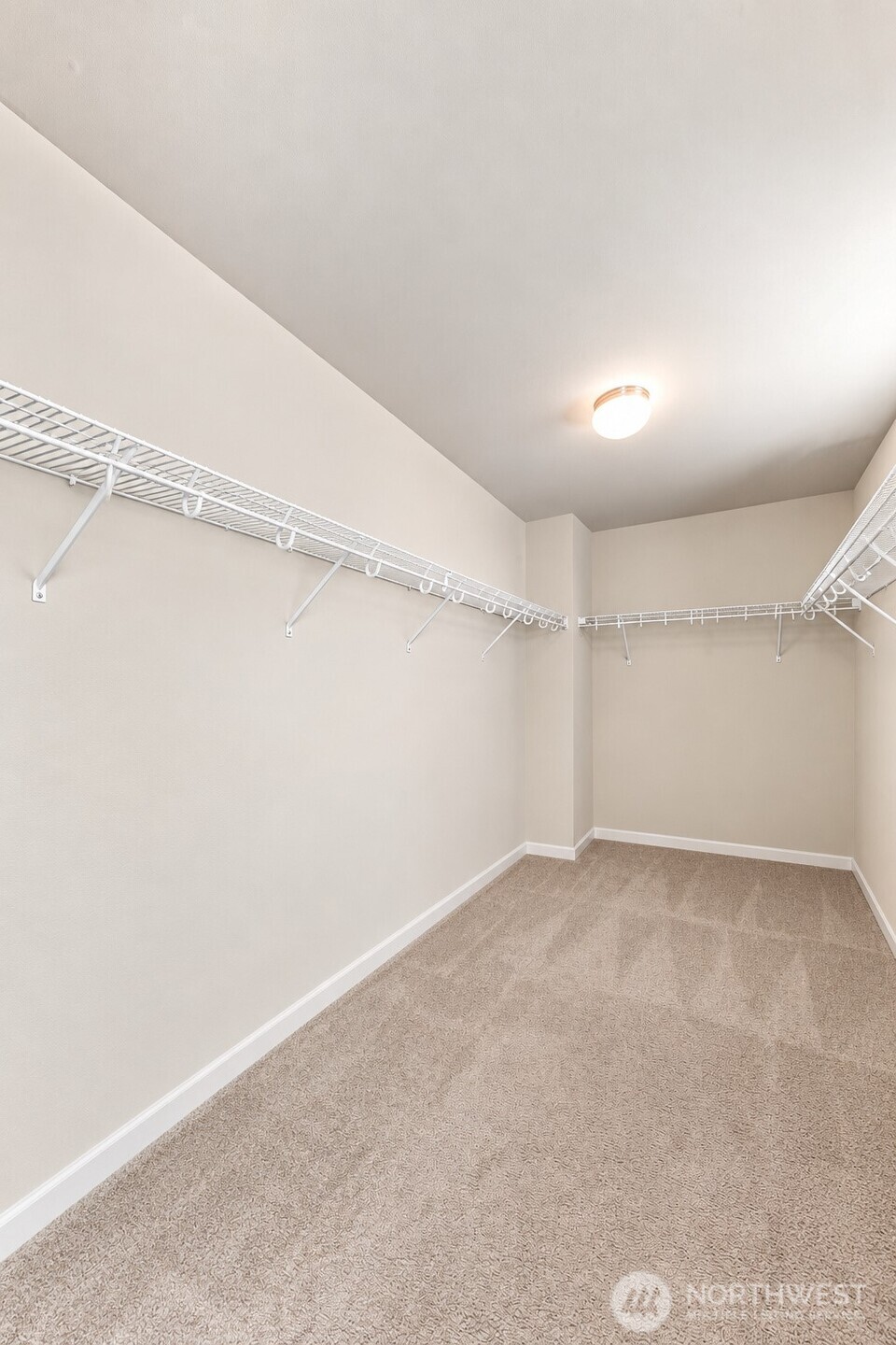18817 Village Parkway Property Photo 18