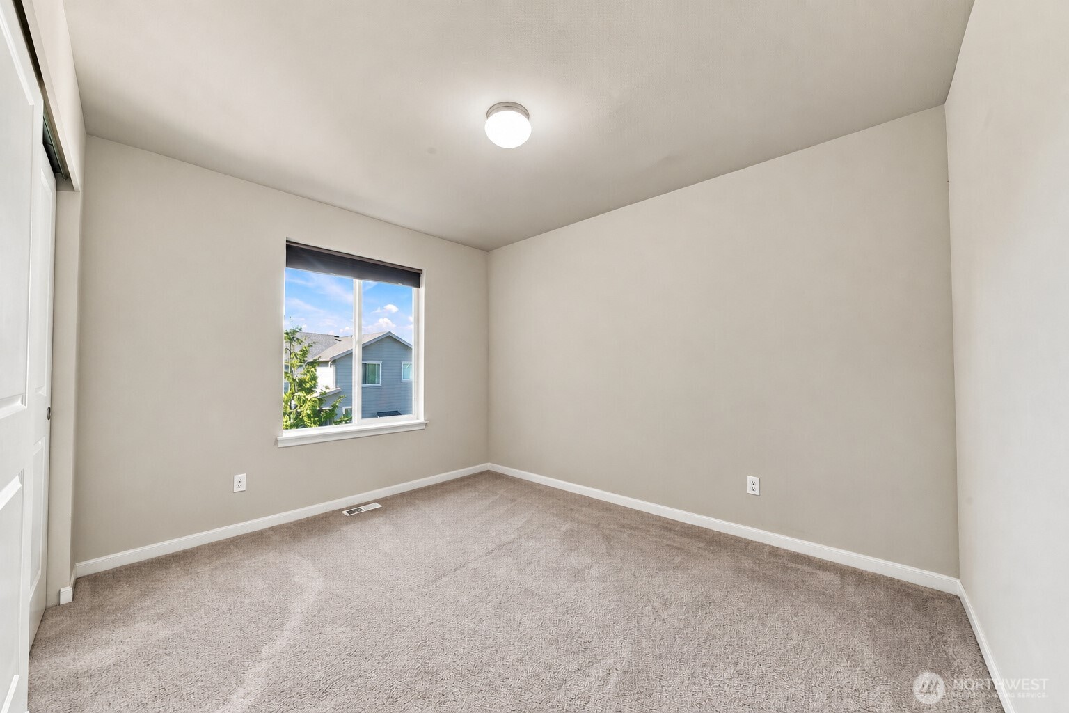 18817 Village Parkway Property Photo 21