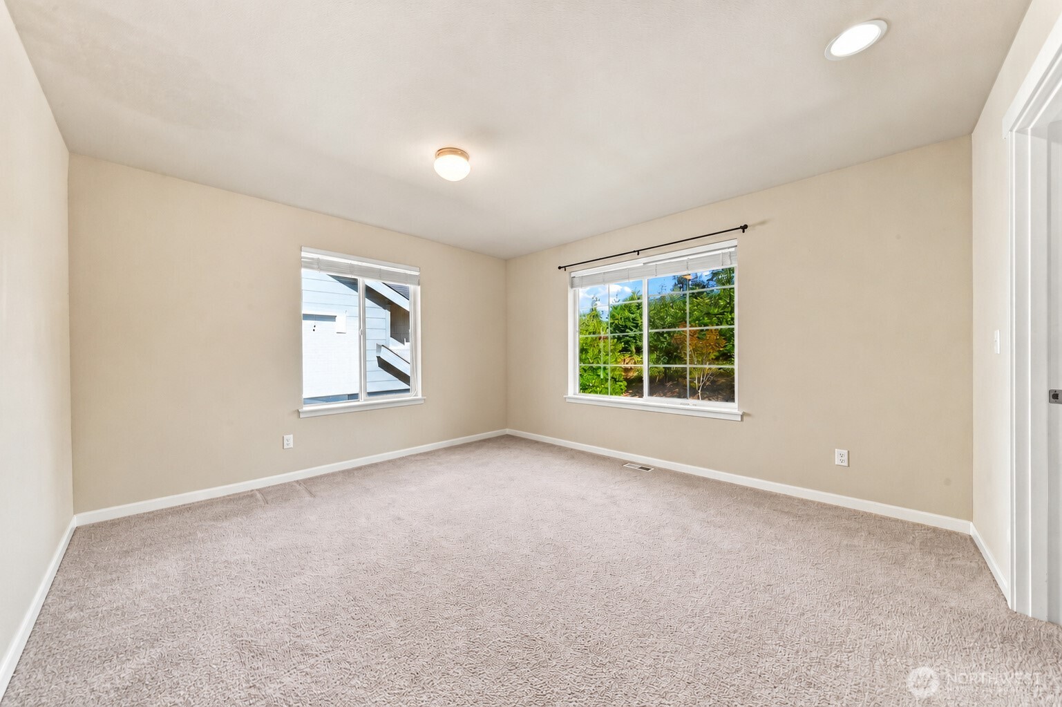 18817 Village Parkway Property Photo 23
