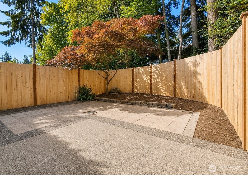 5810 137th Place Property Photo 3
