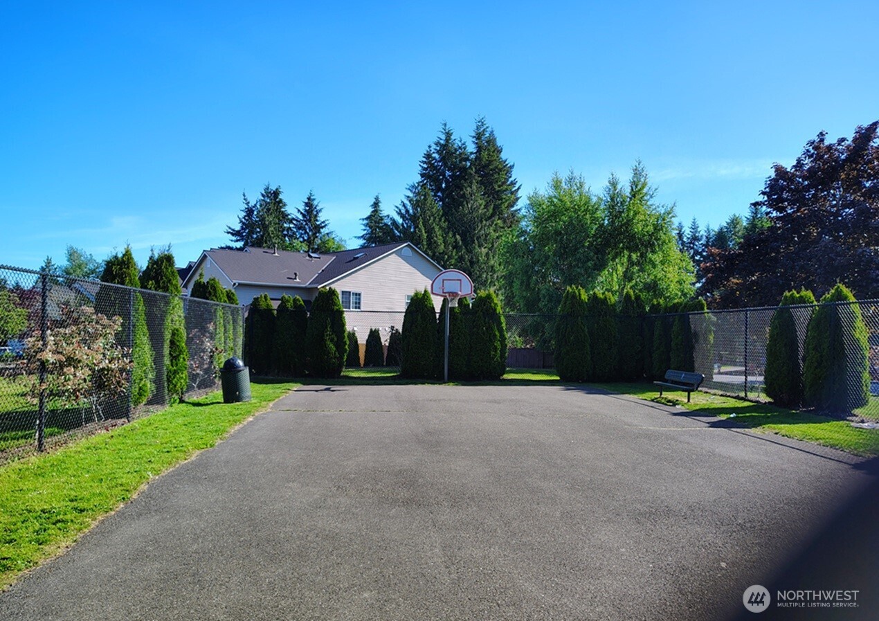 5810 137th Place Property Photo 28