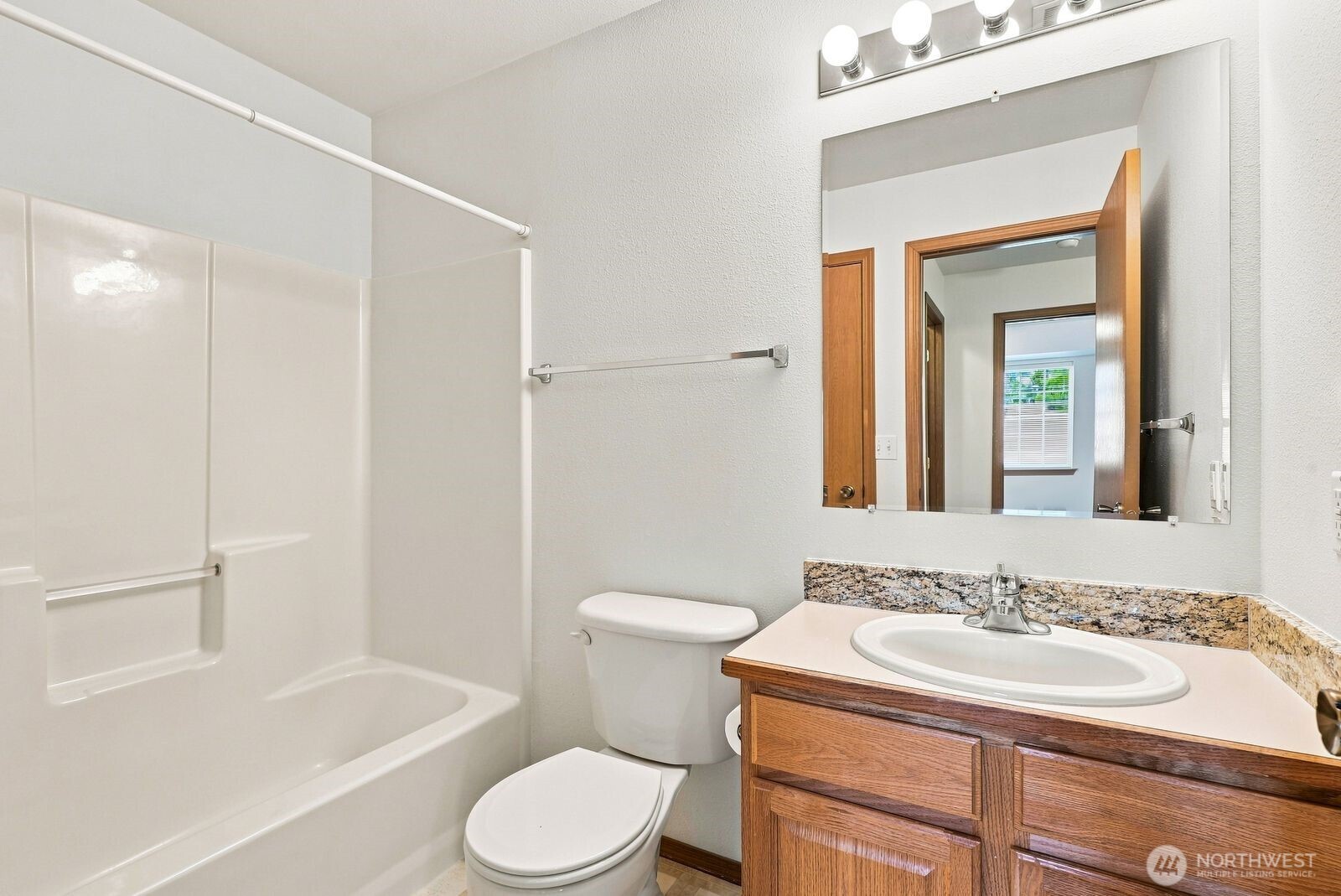 4209 Nola Loop Rd Property Photo 17