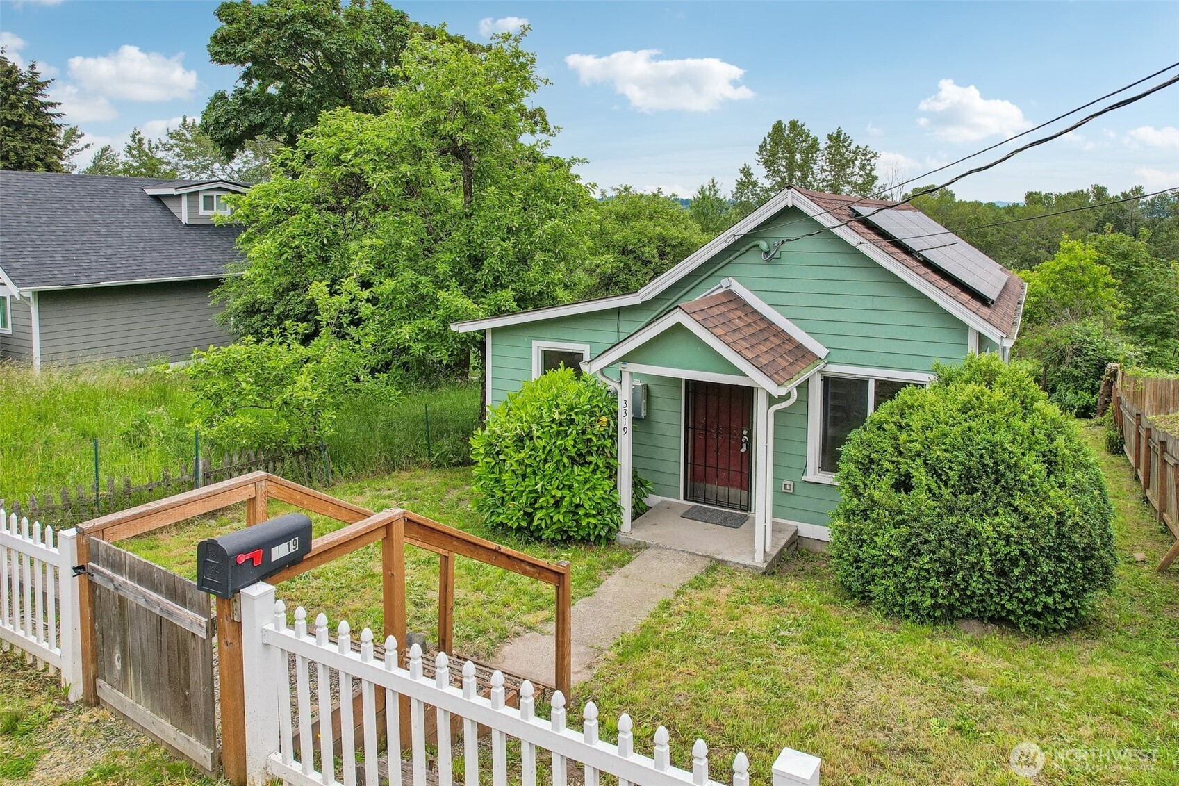 3319 E Grandview Avenue Property Photo 2