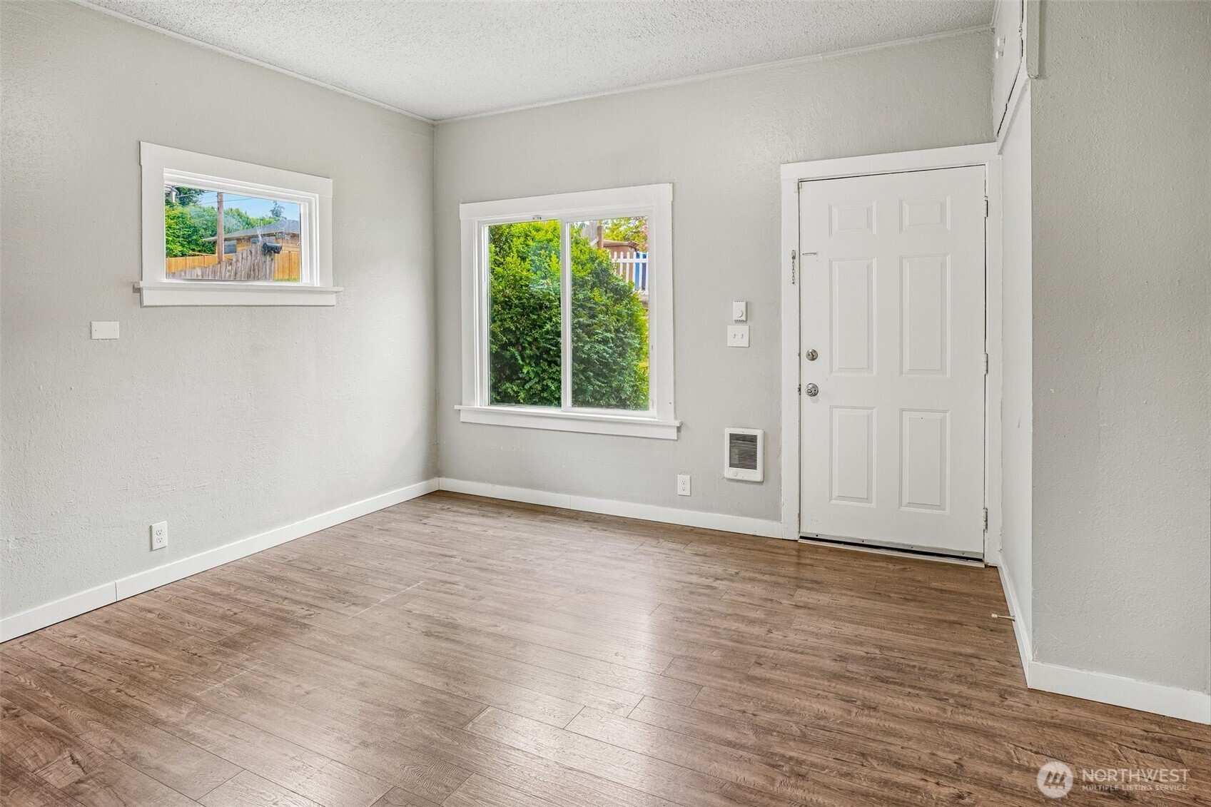3319 E Grandview Avenue Property Photo 4