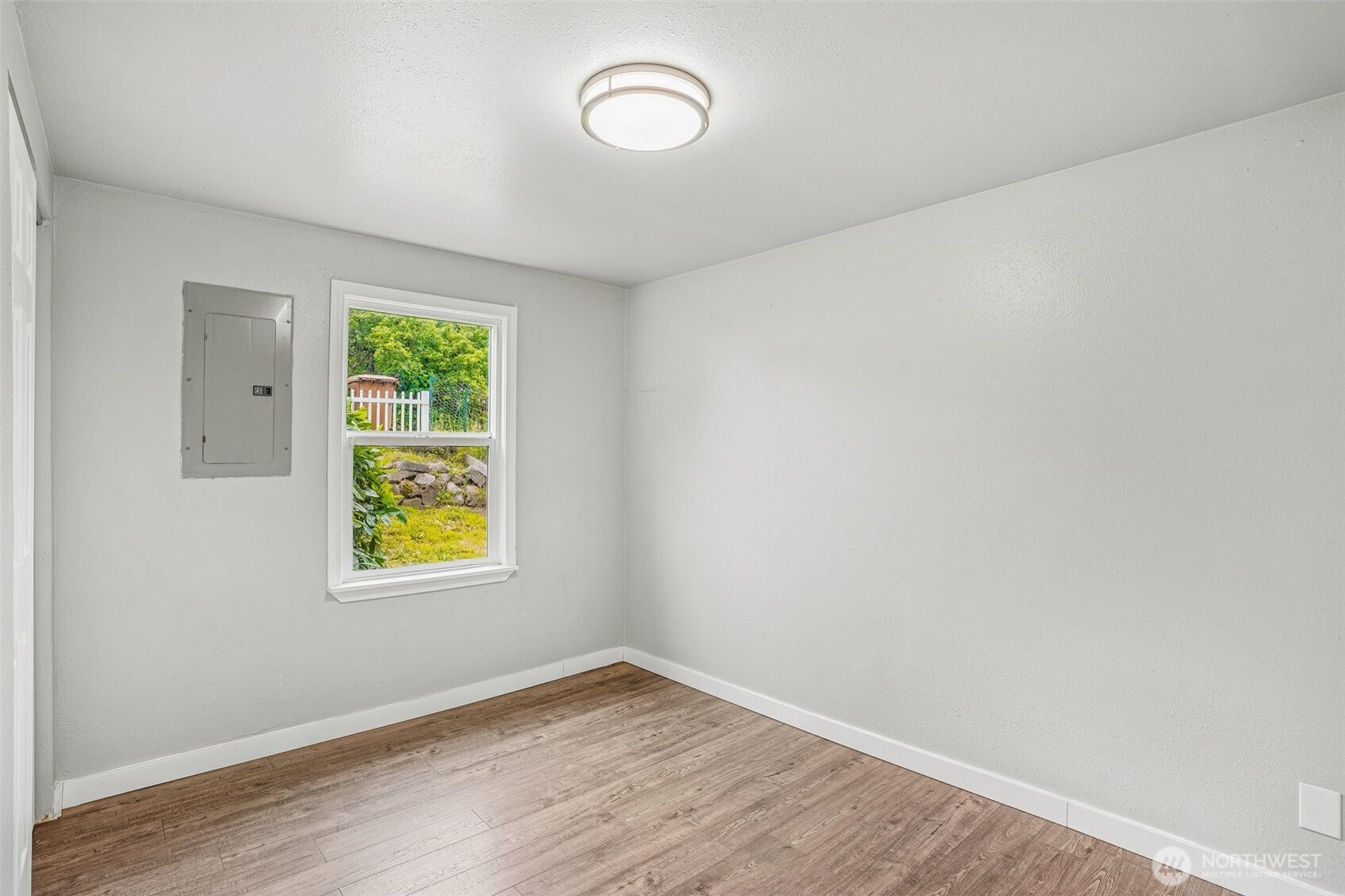 3319 E Grandview Avenue Property Photo 11