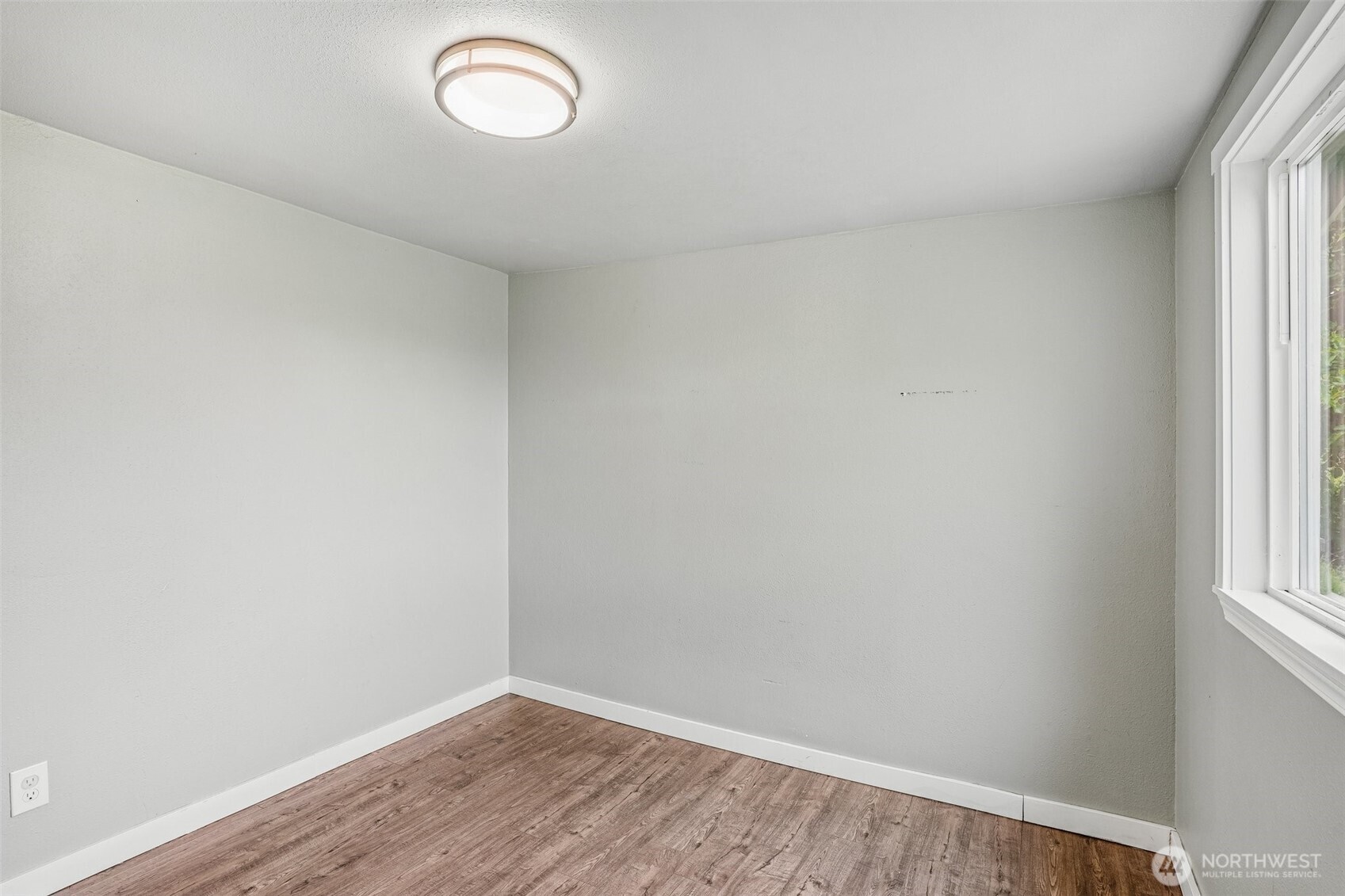 3319 E Grandview Avenue Property Photo 13