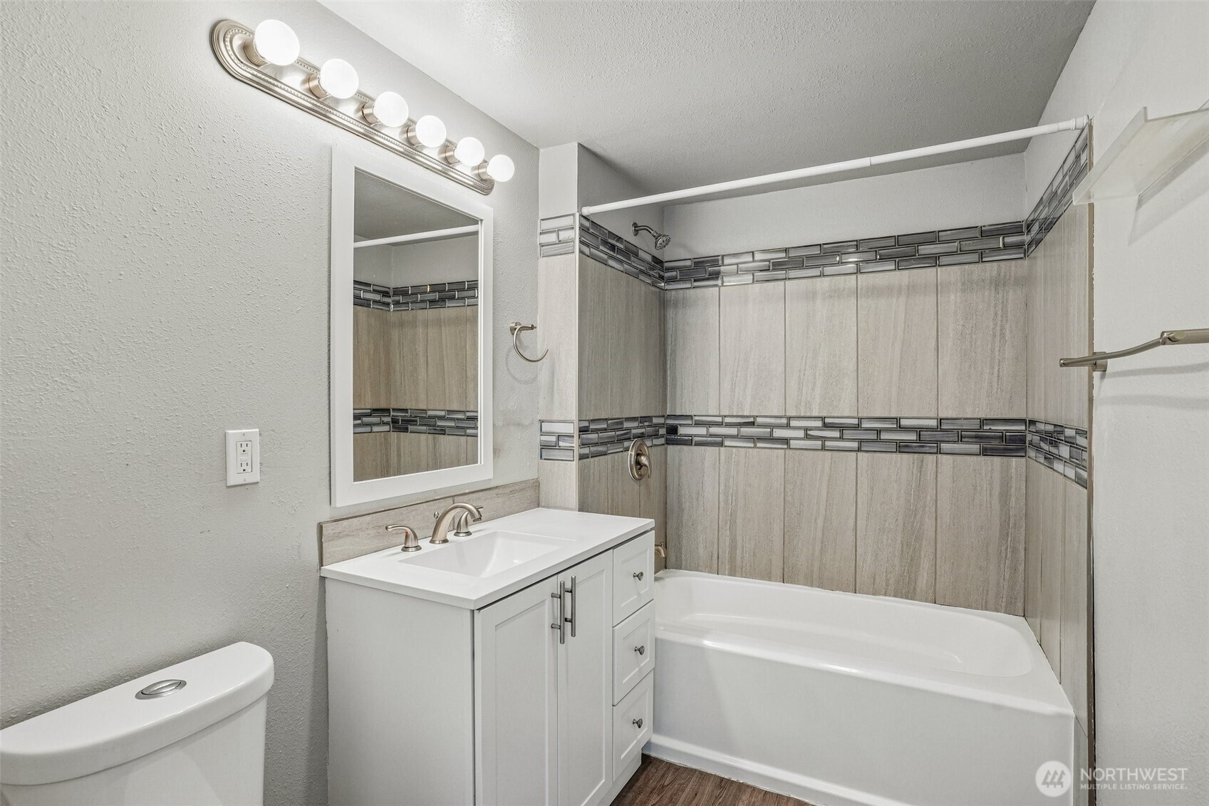 3319 E Grandview Avenue Property Photo 14