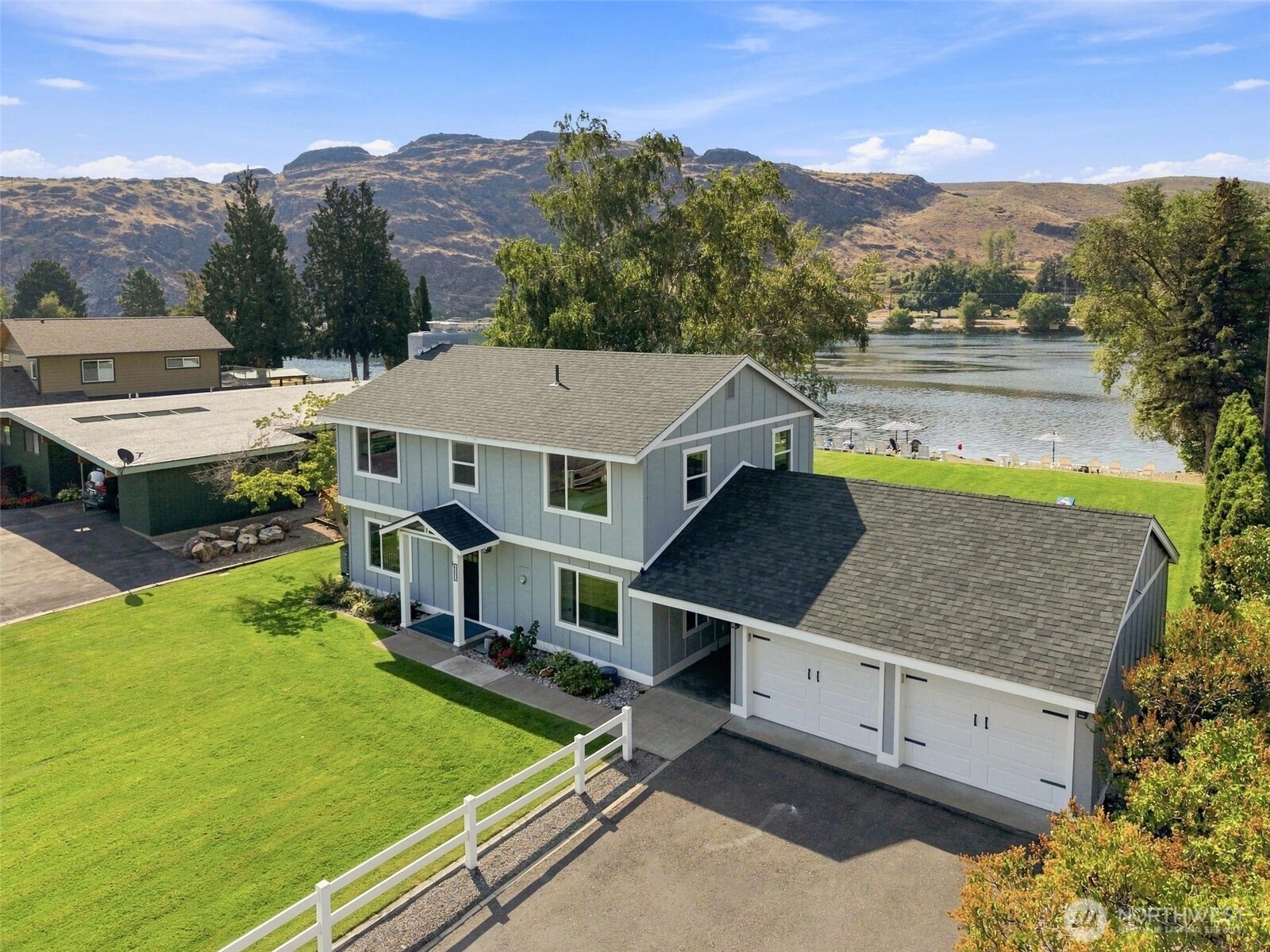 663 Riverside Drive Property Photo 1