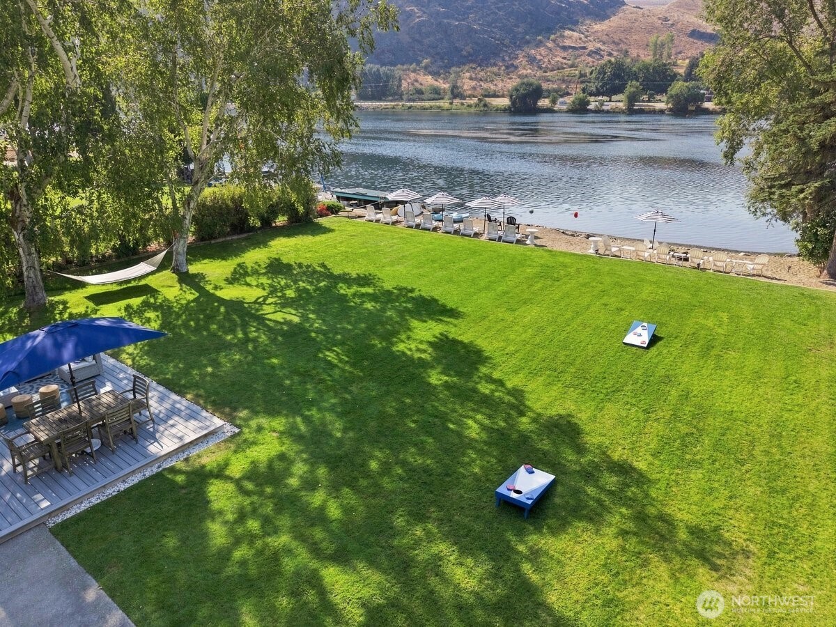 663 Riverside Drive Property Photo 11